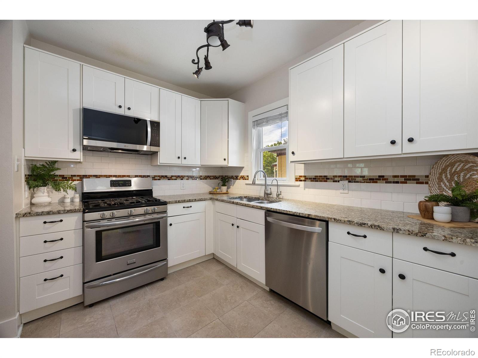 MLS Image #9 for 427 e 11th street,loveland, Colorado