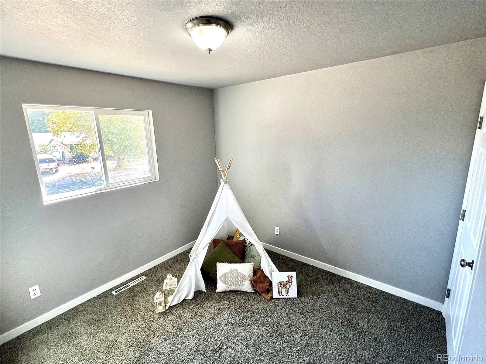 MLS Image #5 for 718  holmes drive ,colorado springs, Colorado