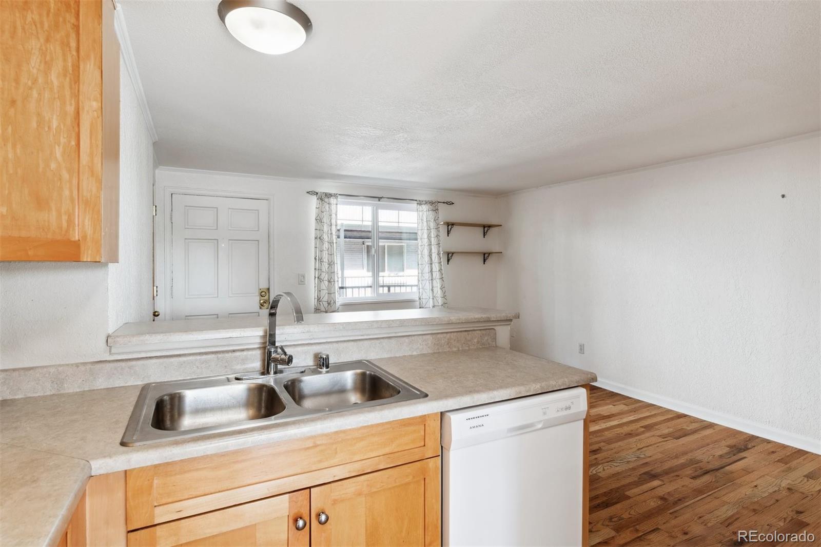 MLS Image #6 for 336 n grant street,denver, Colorado