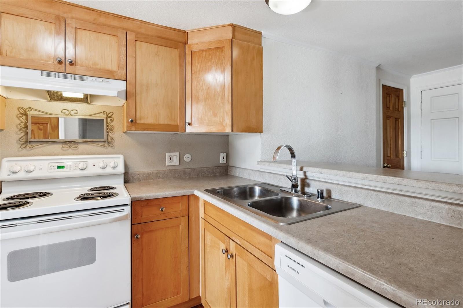 MLS Image #7 for 336 n grant street,denver, Colorado