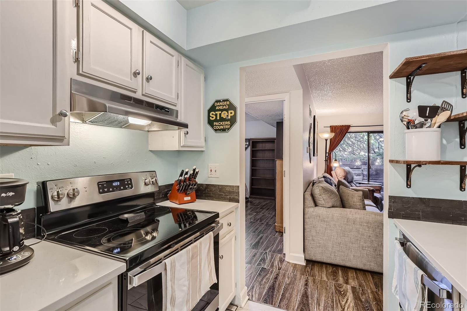 MLS Image #12 for 3141 s tamarac drive,denver, Colorado