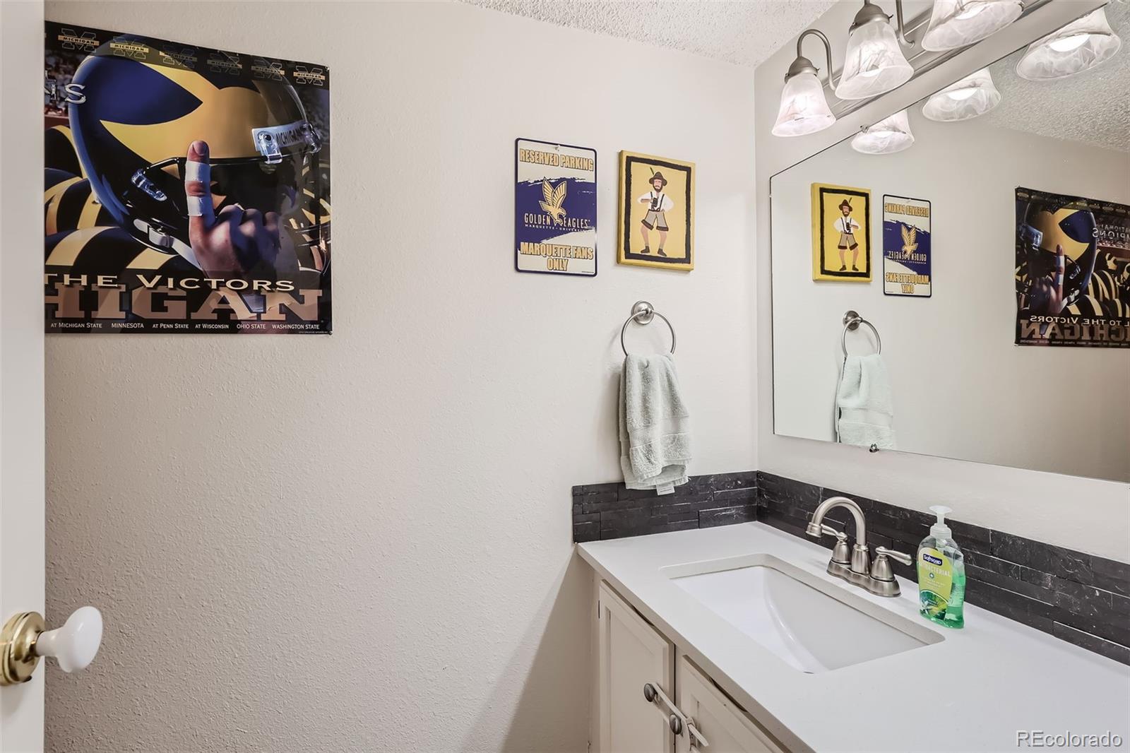 MLS Image #18 for 3141 s tamarac drive,denver, Colorado