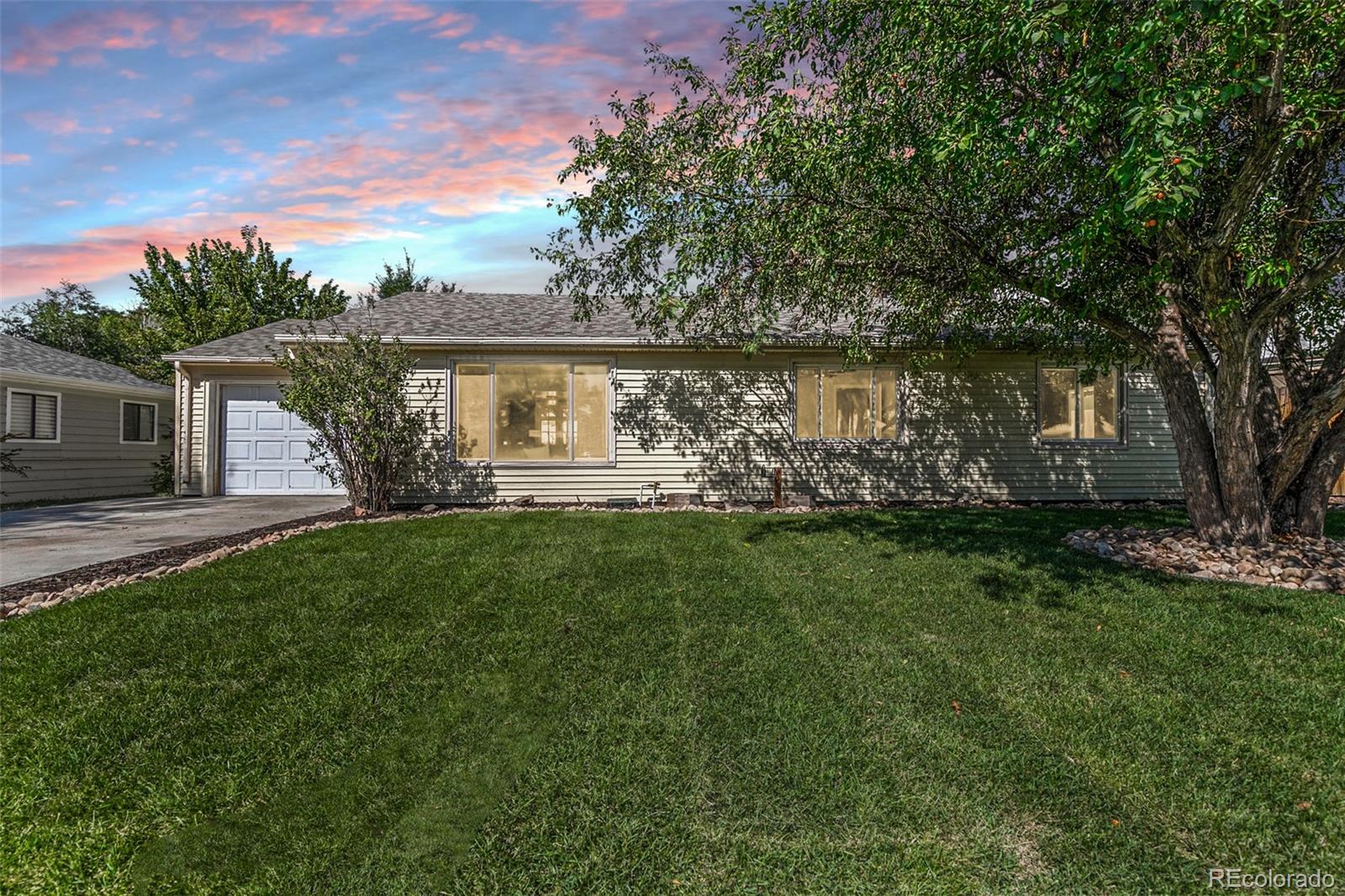 CMA Image for 9927 E 7th Avenue,Aurora, Colorado