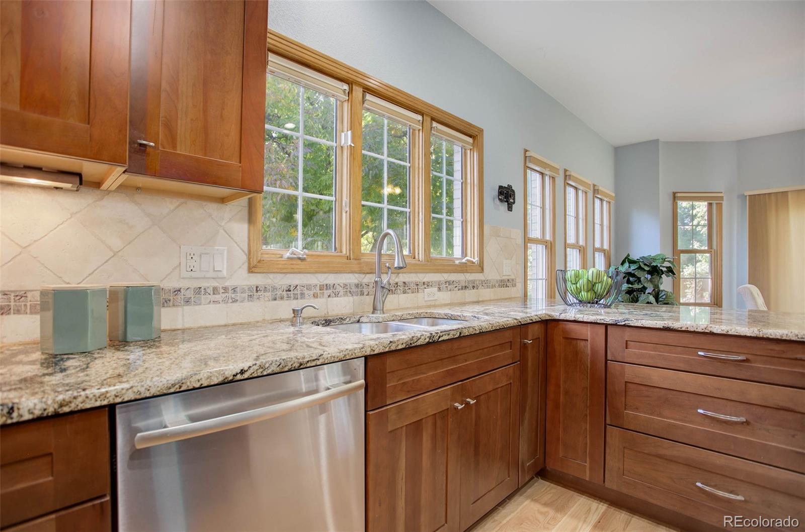 MLS Image #10 for 4081 s yarrow street,lakewood, Colorado