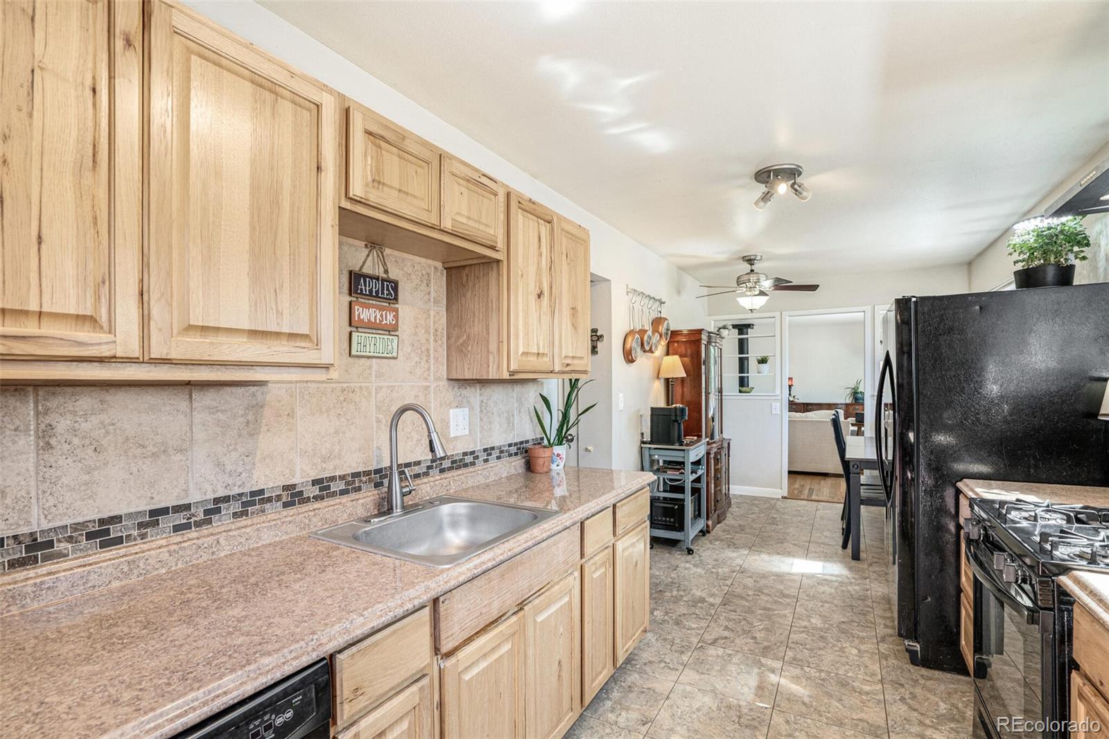 MLS Image #15 for 9135 w 49th place,arvada, Colorado