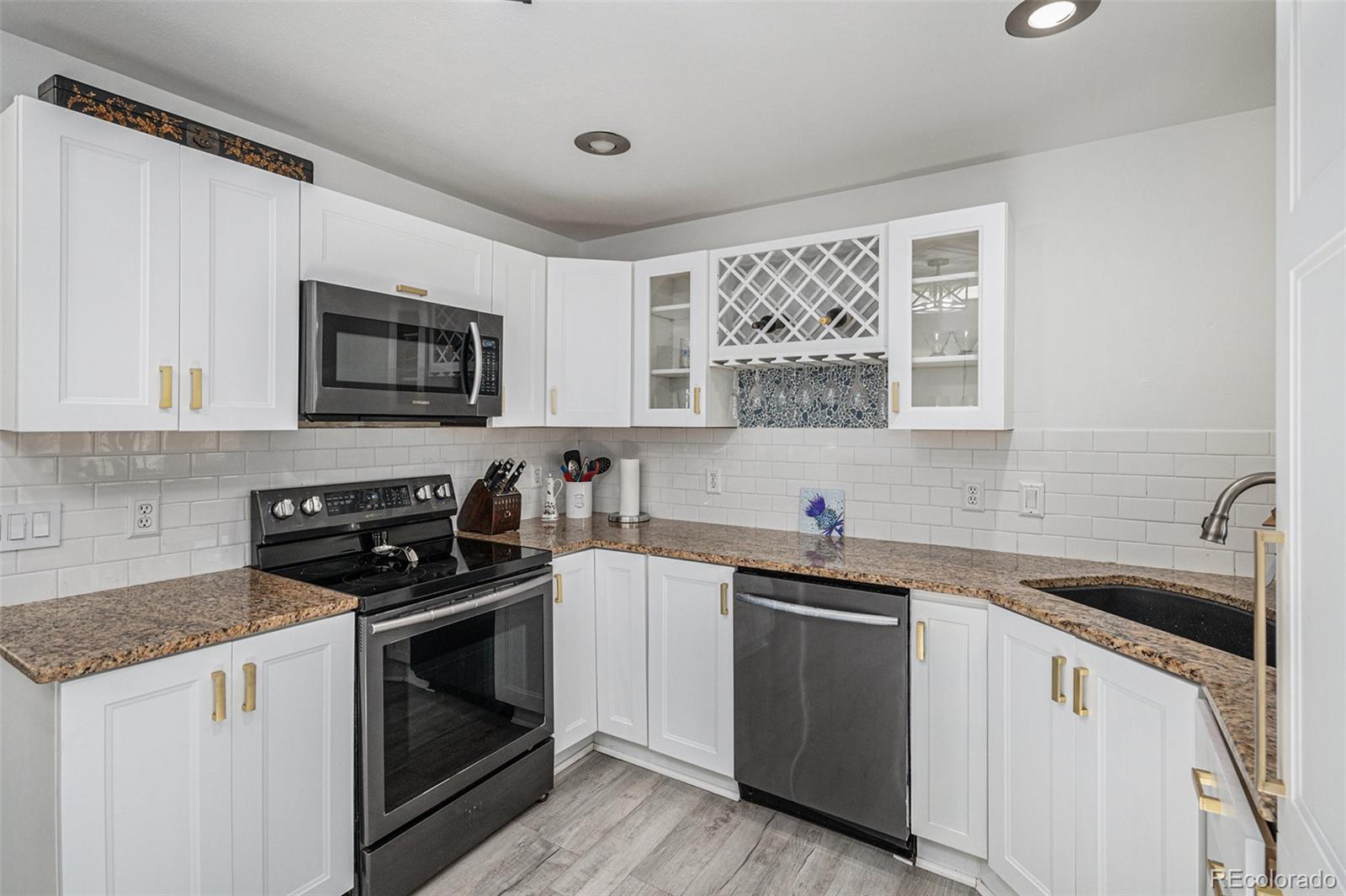 MLS Image #8 for 6532 s field way,littleton, Colorado