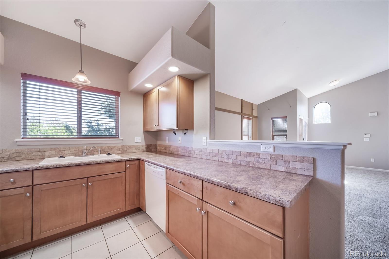 MLS Image #13 for 5800  tower road 1306,denver, Colorado