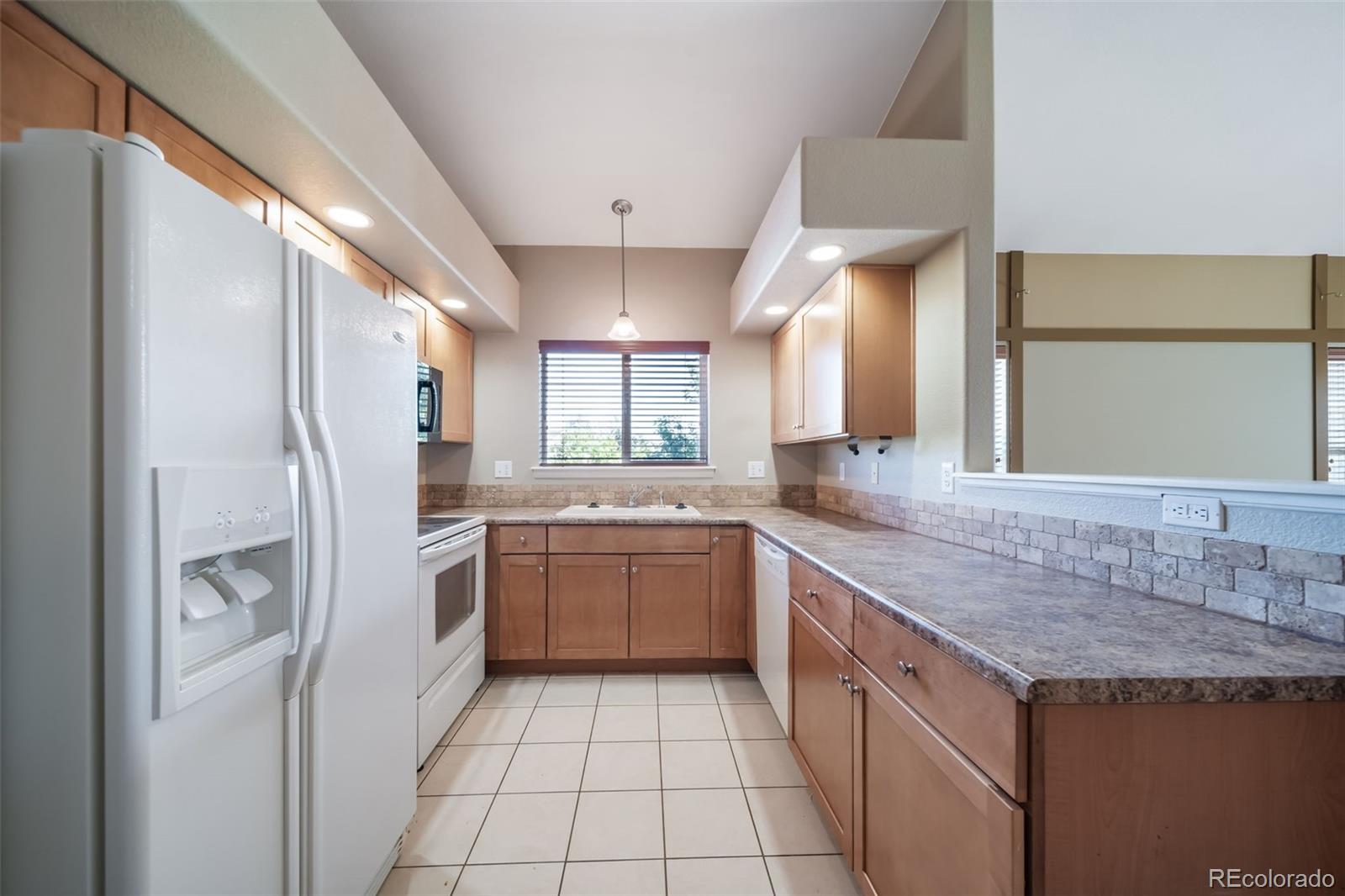 MLS Image #14 for 5800  tower road 1306,denver, Colorado