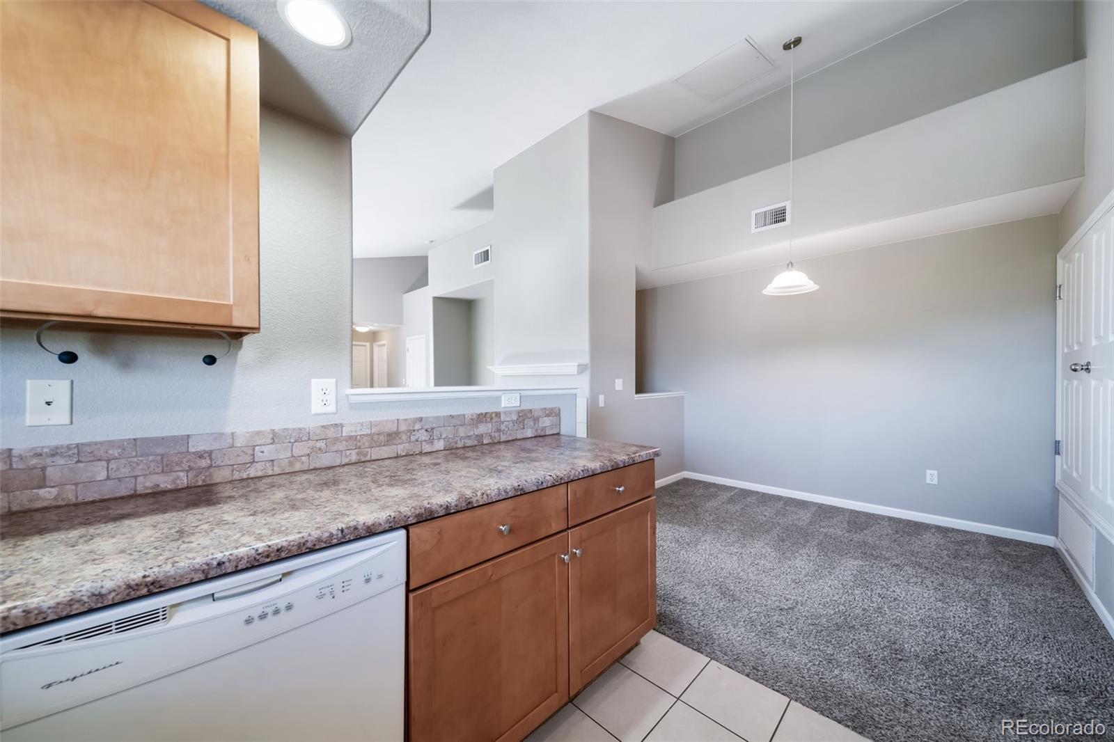 MLS Image #16 for 5800  tower road 1306,denver, Colorado