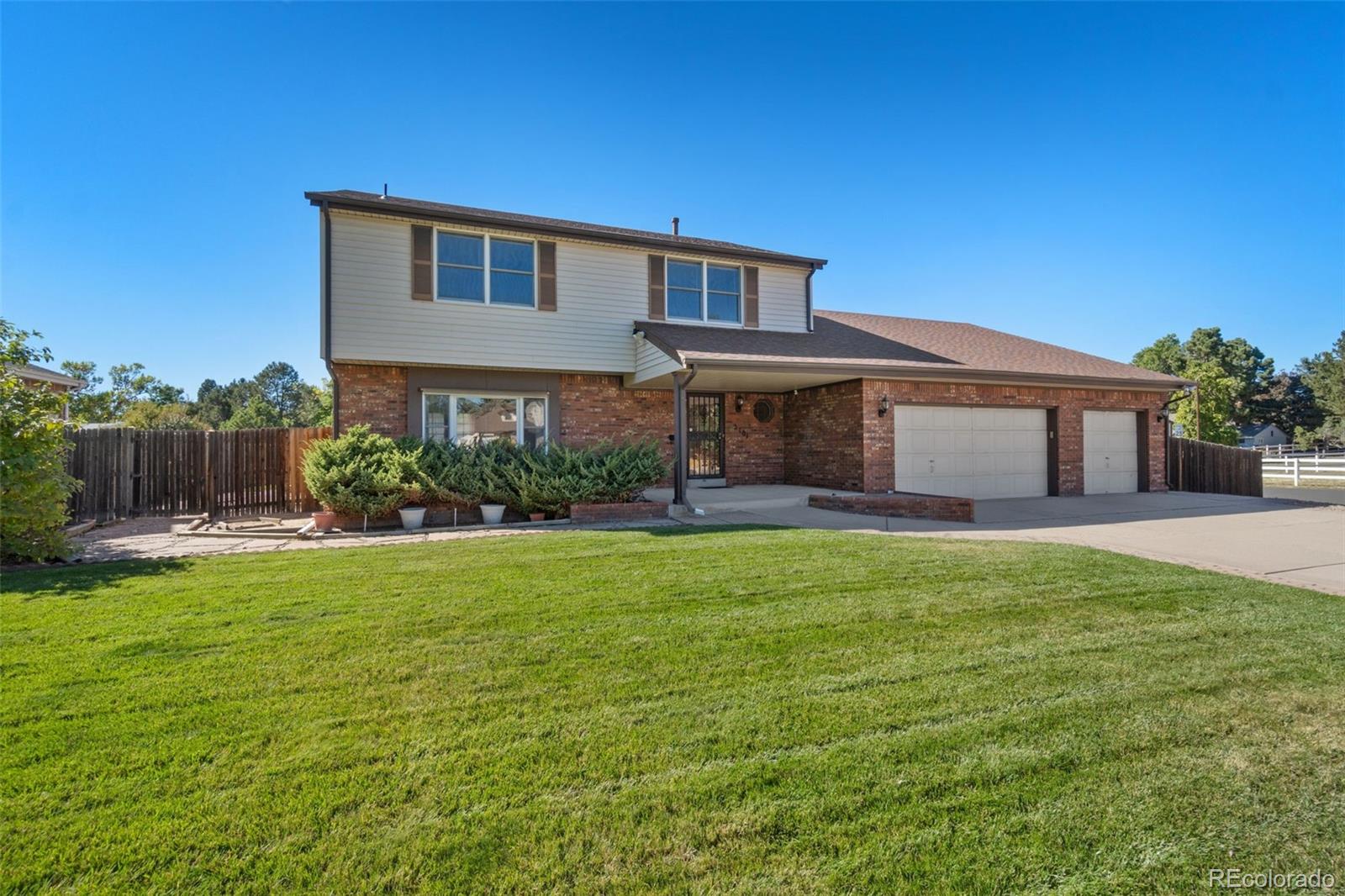 MLS Image #0 for 2101 s lansing court,aurora, Colorado