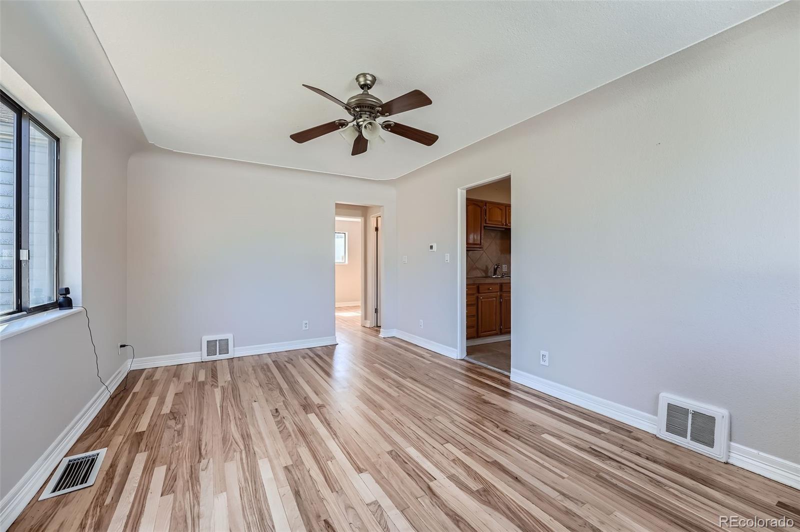 MLS Image #4 for 1289  newark street,aurora, Colorado