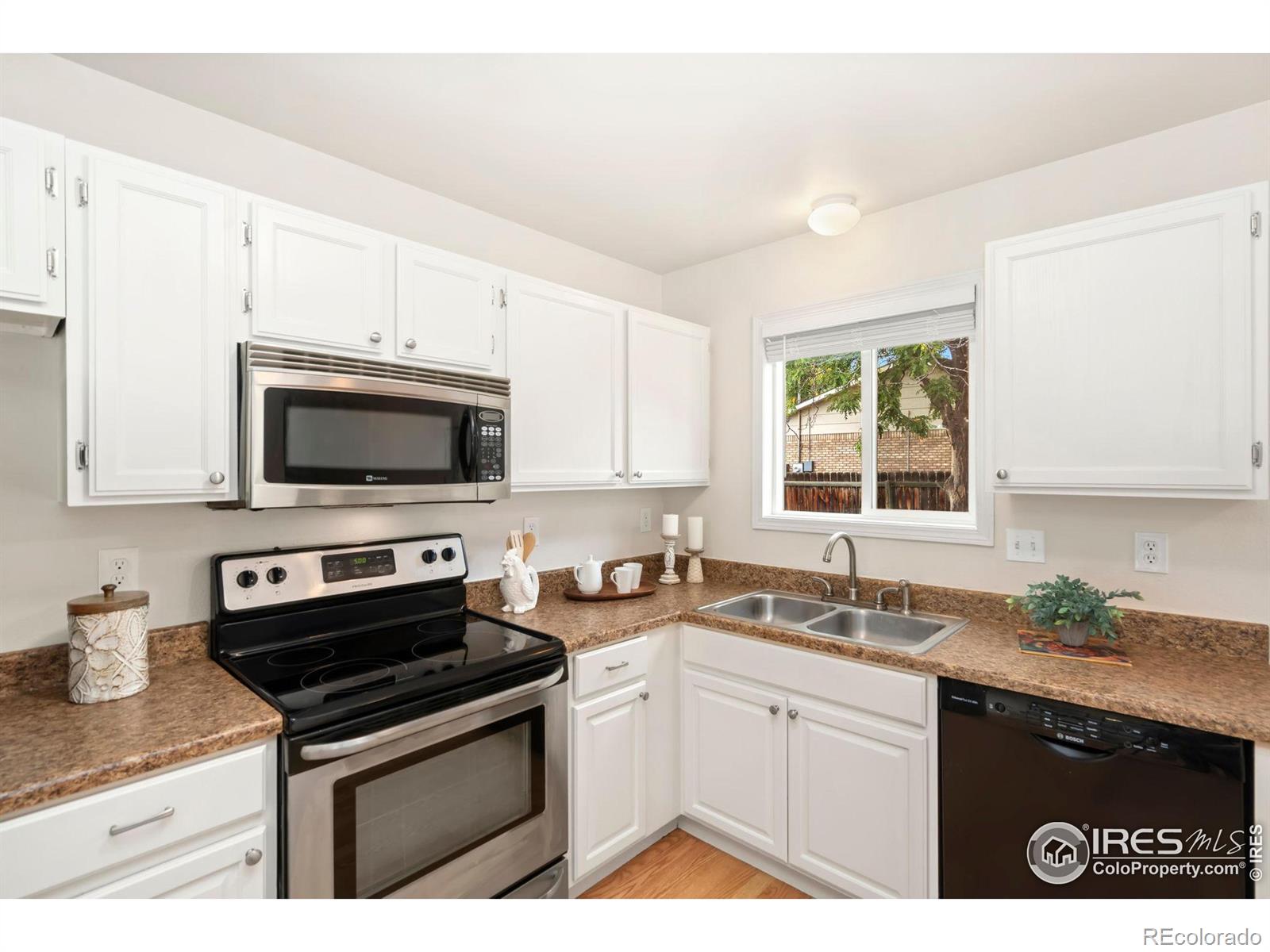 MLS Image #5 for 208 w 52nd street,loveland, Colorado