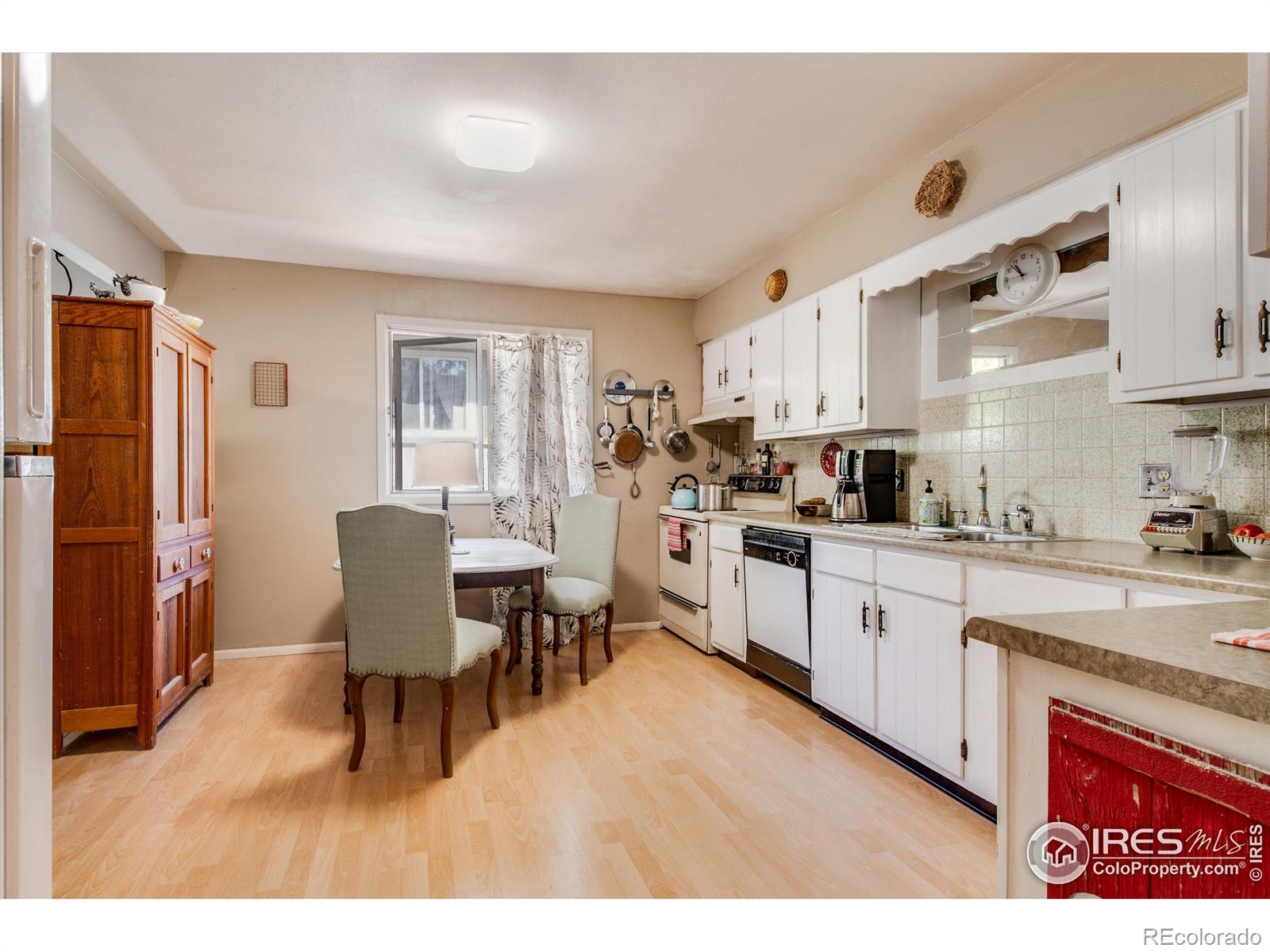 MLS Image #10 for 23  durian court,longmont, Colorado