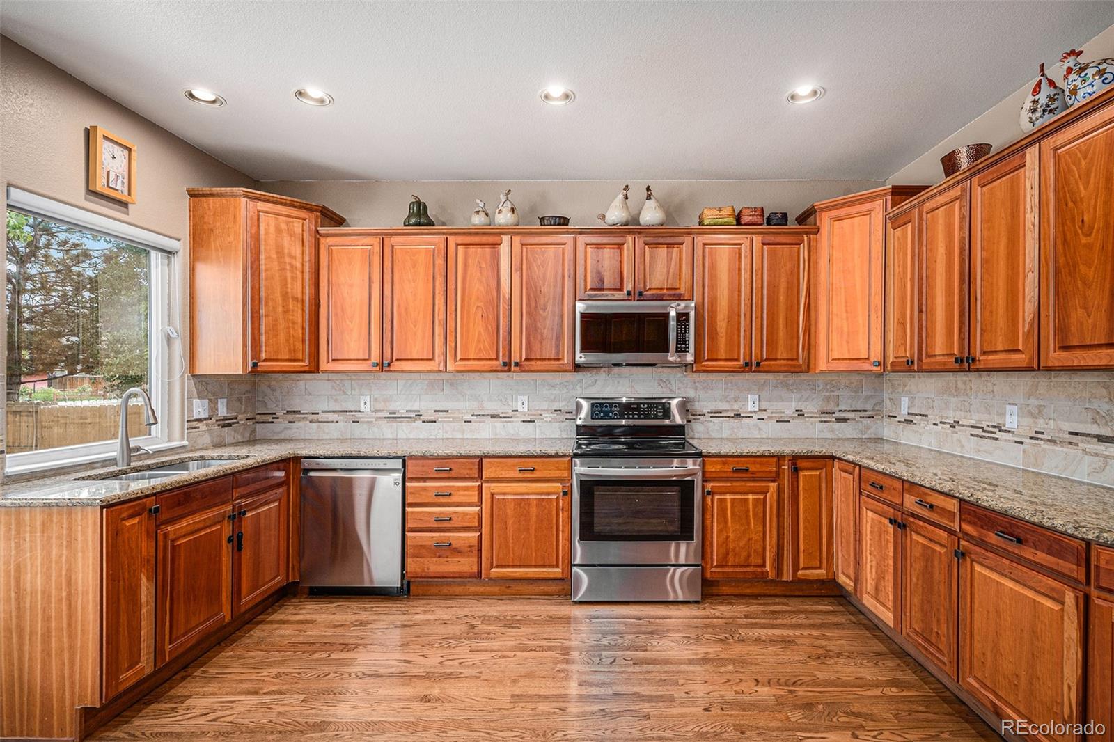 MLS Image #13 for 10821 e warren avenue,aurora, Colorado