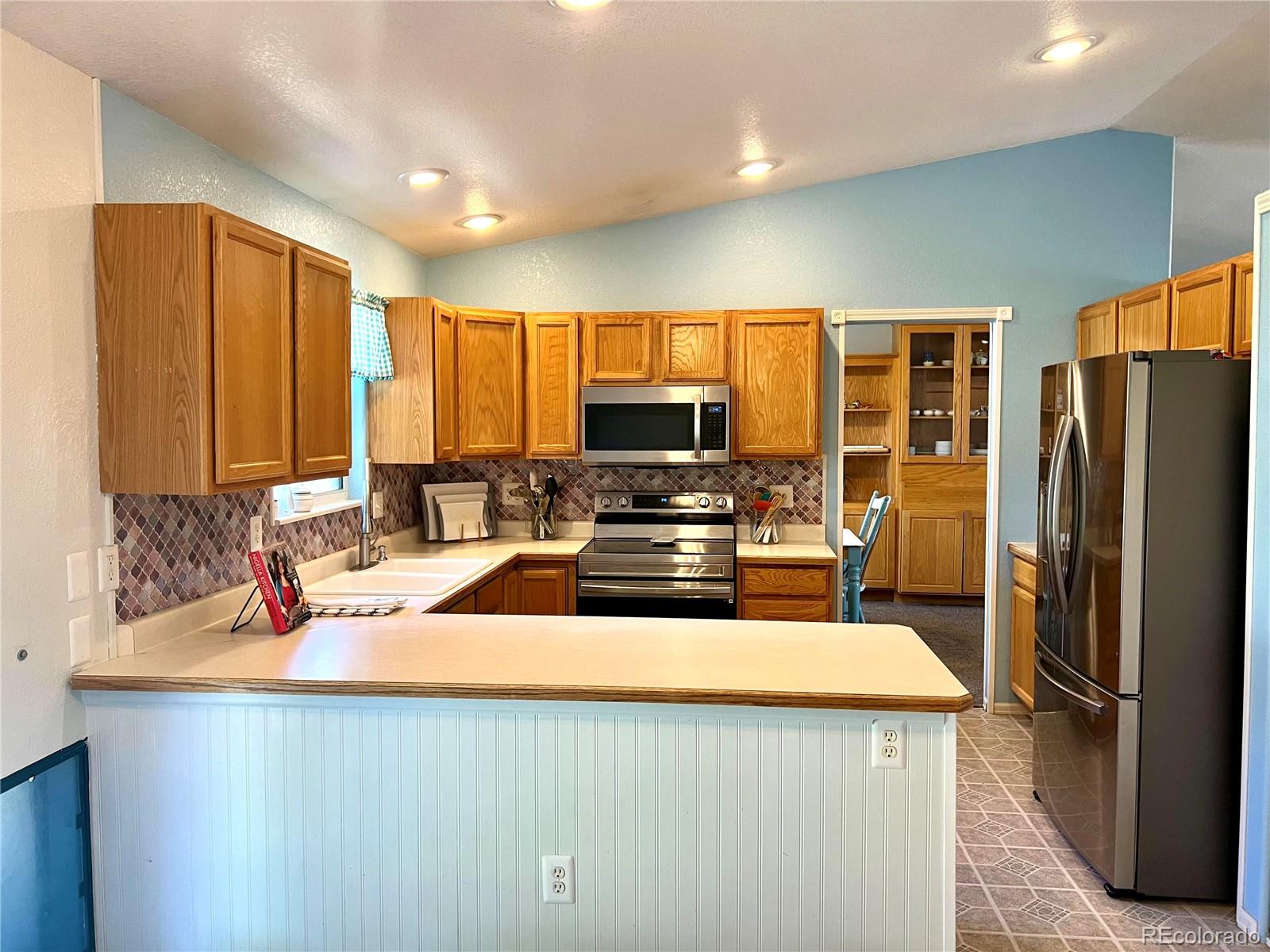 MLS Image #5 for 463 w player drive,pueblo west, Colorado