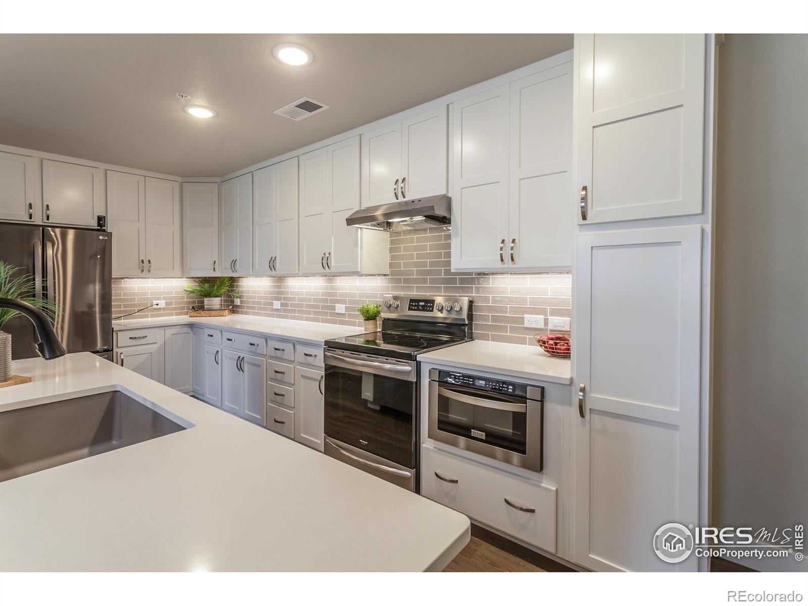 MLS Image #4 for 4622  hahns peak drive,loveland, Colorado