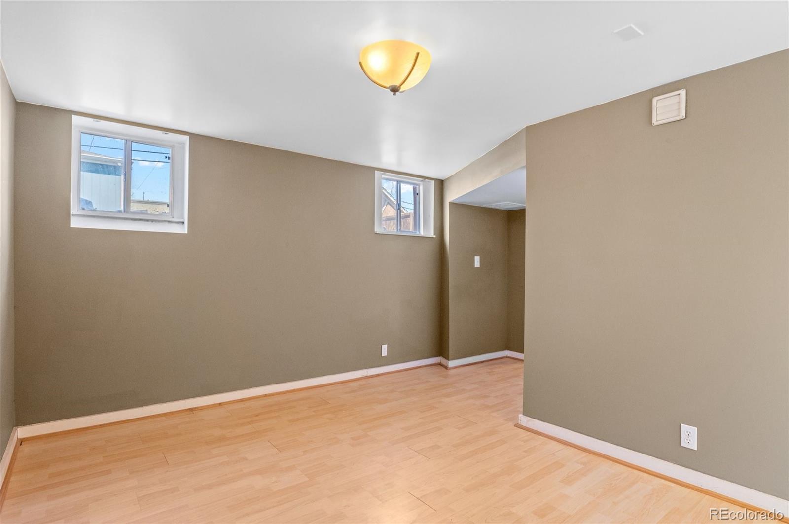 MLS Image #21 for 2575 s lincoln street,denver, Colorado