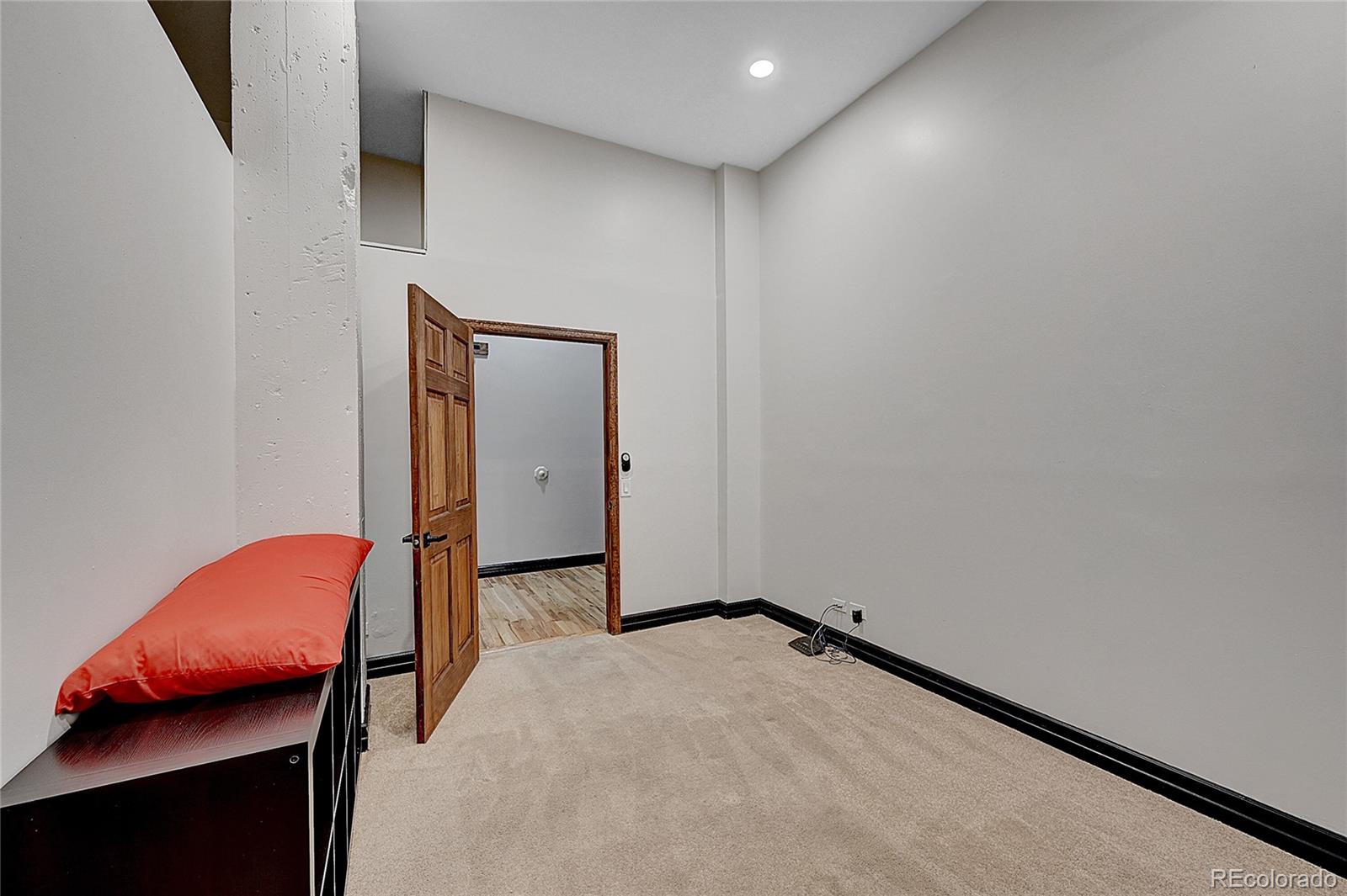 MLS Image #13 for 720  16th street,denver, Colorado