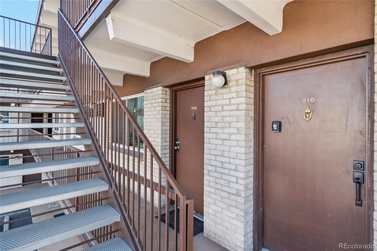 MLS Image #2 for 590 n logan street,denver, Colorado