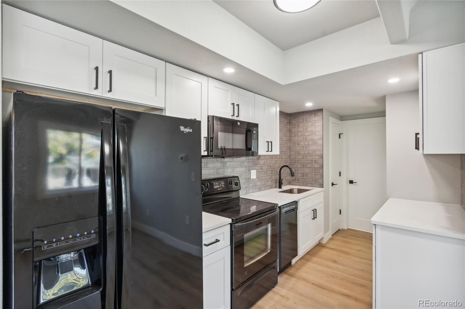 MLS Image #7 for 590 n logan street,denver, Colorado