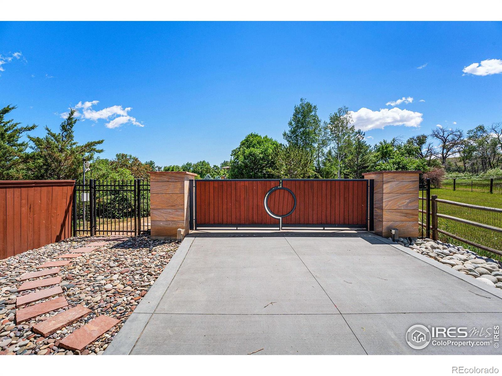 MLS Image #3 for 1000  spring drive,boulder, Colorado