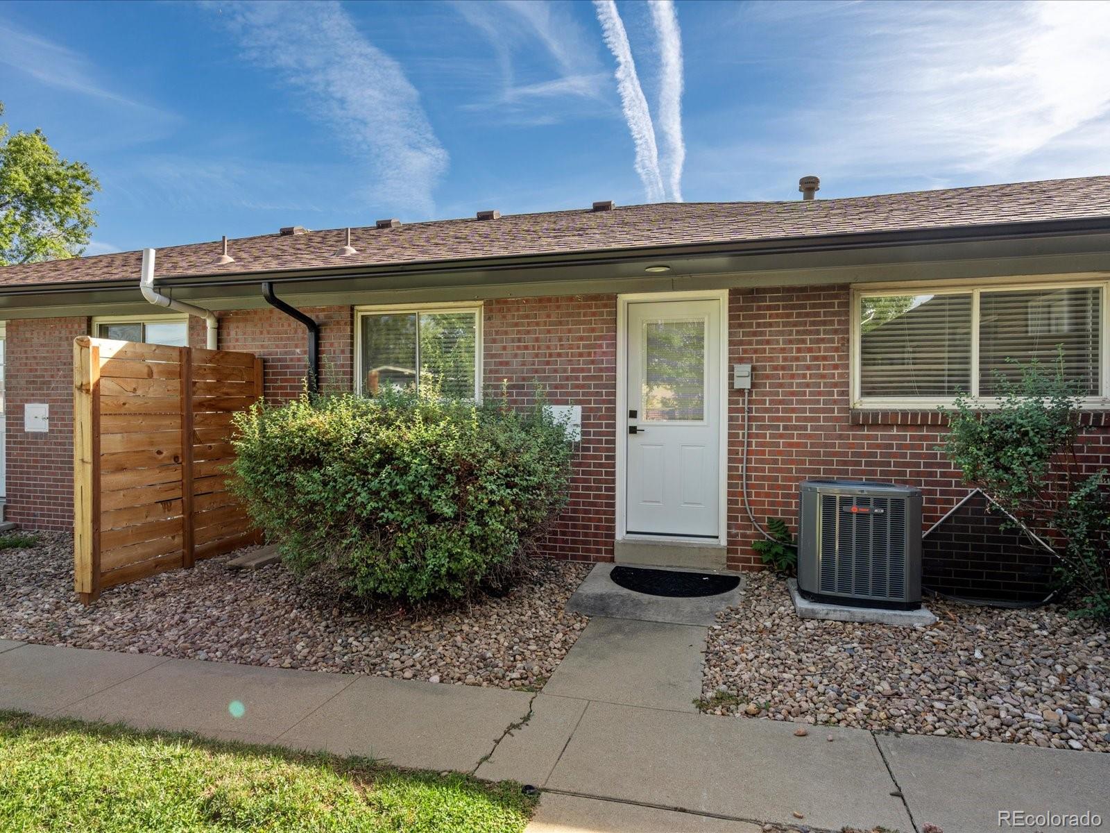 MLS Image #11 for 3205 n locust street,denver, Colorado