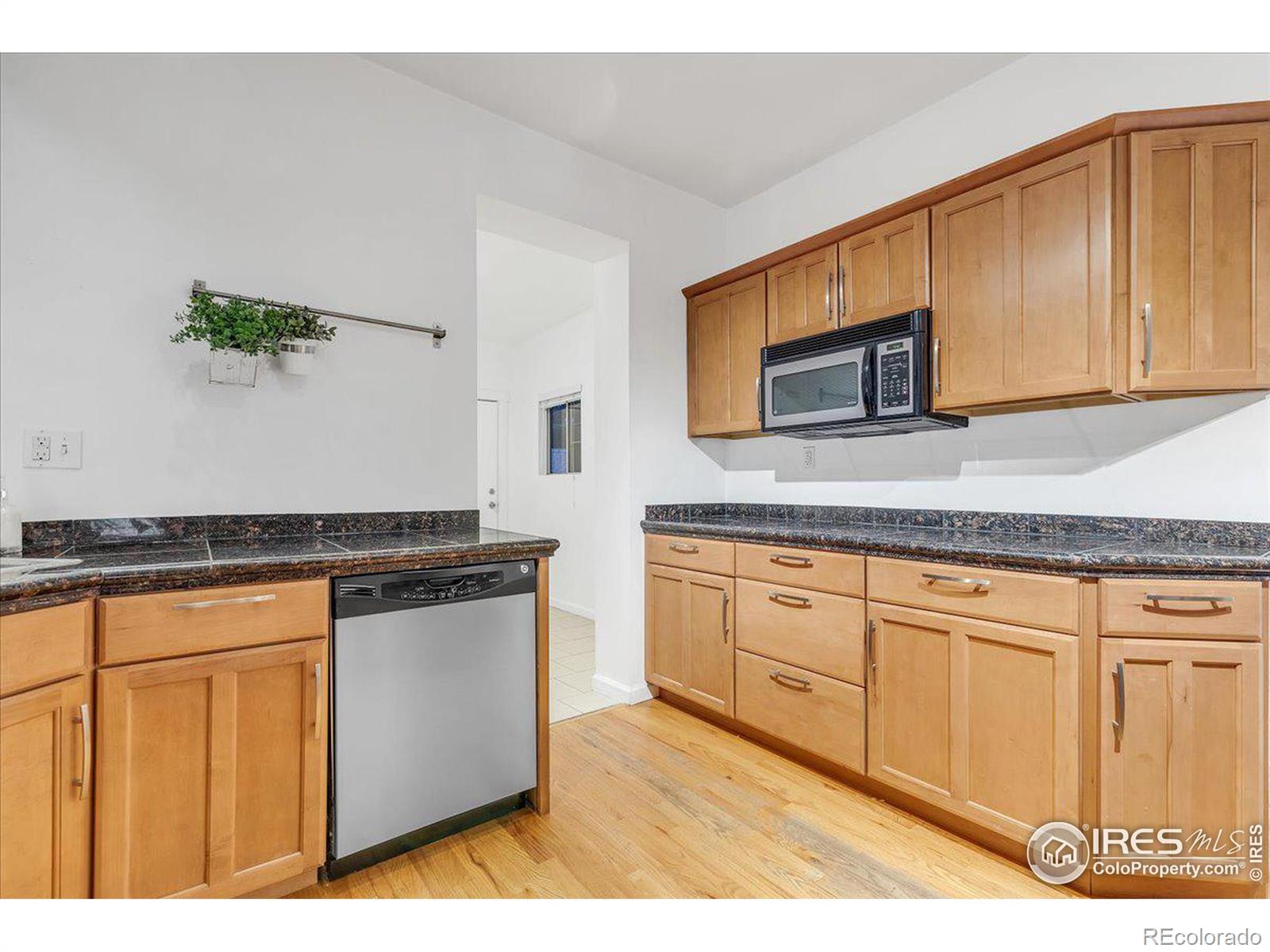 MLS Image #14 for 576 n lafayette street,denver, Colorado