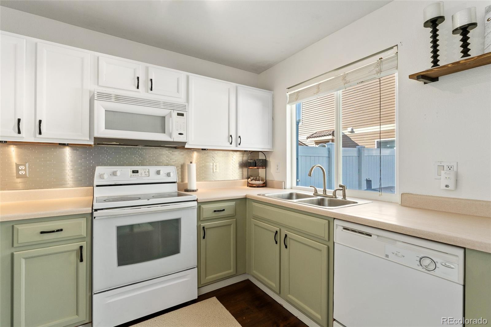 MLS Image #8 for 19535  robins drive,denver, Colorado