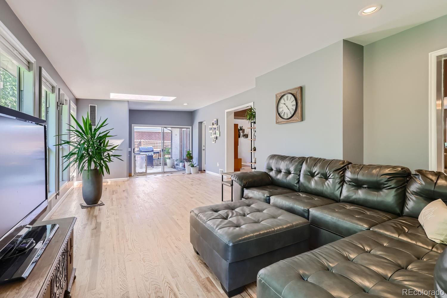 MLS Image #11 for 505 s harrison lane,denver, Colorado