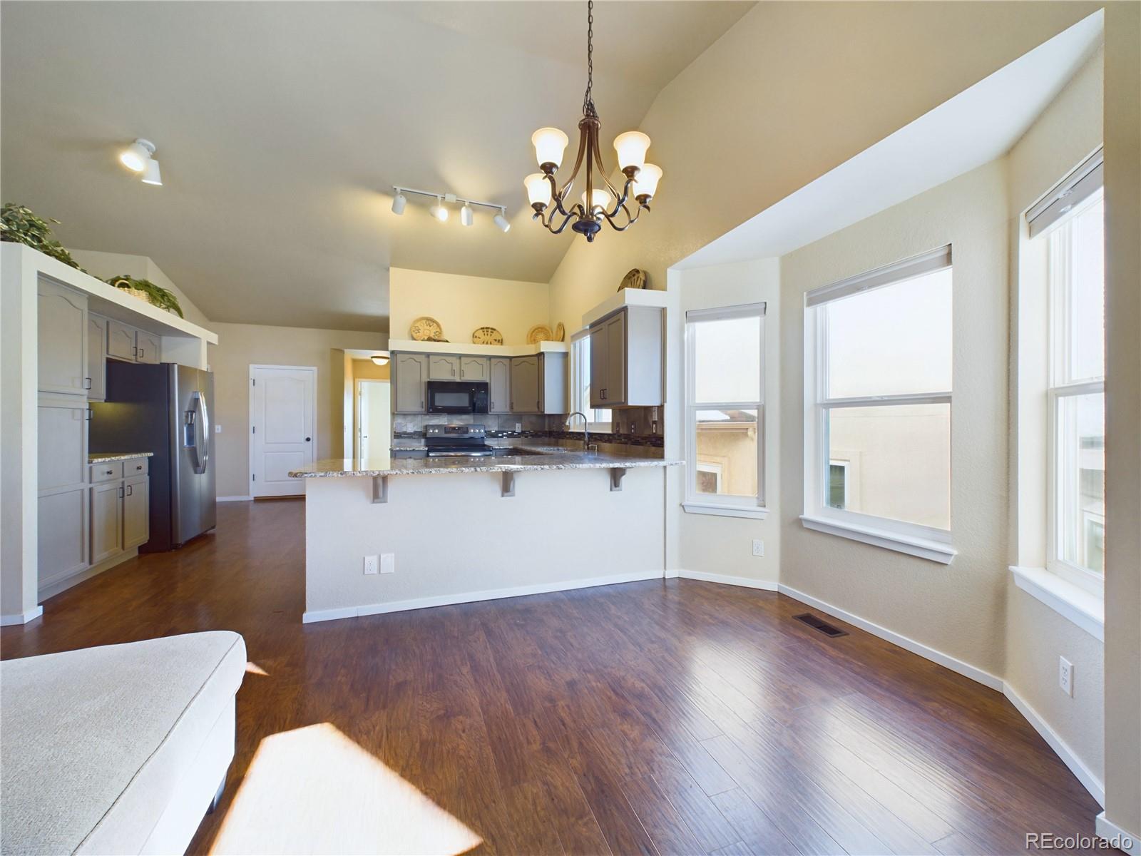 MLS Image #12 for 2048  summerset drive,colorado springs, Colorado