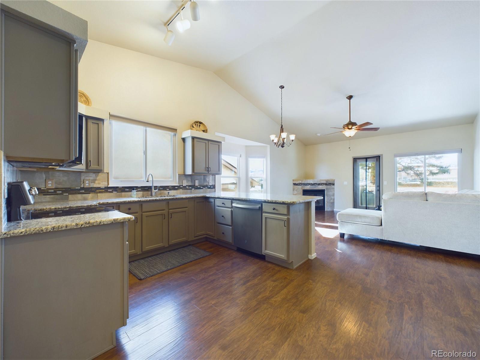 MLS Image #3 for 2048  summerset drive,colorado springs, Colorado