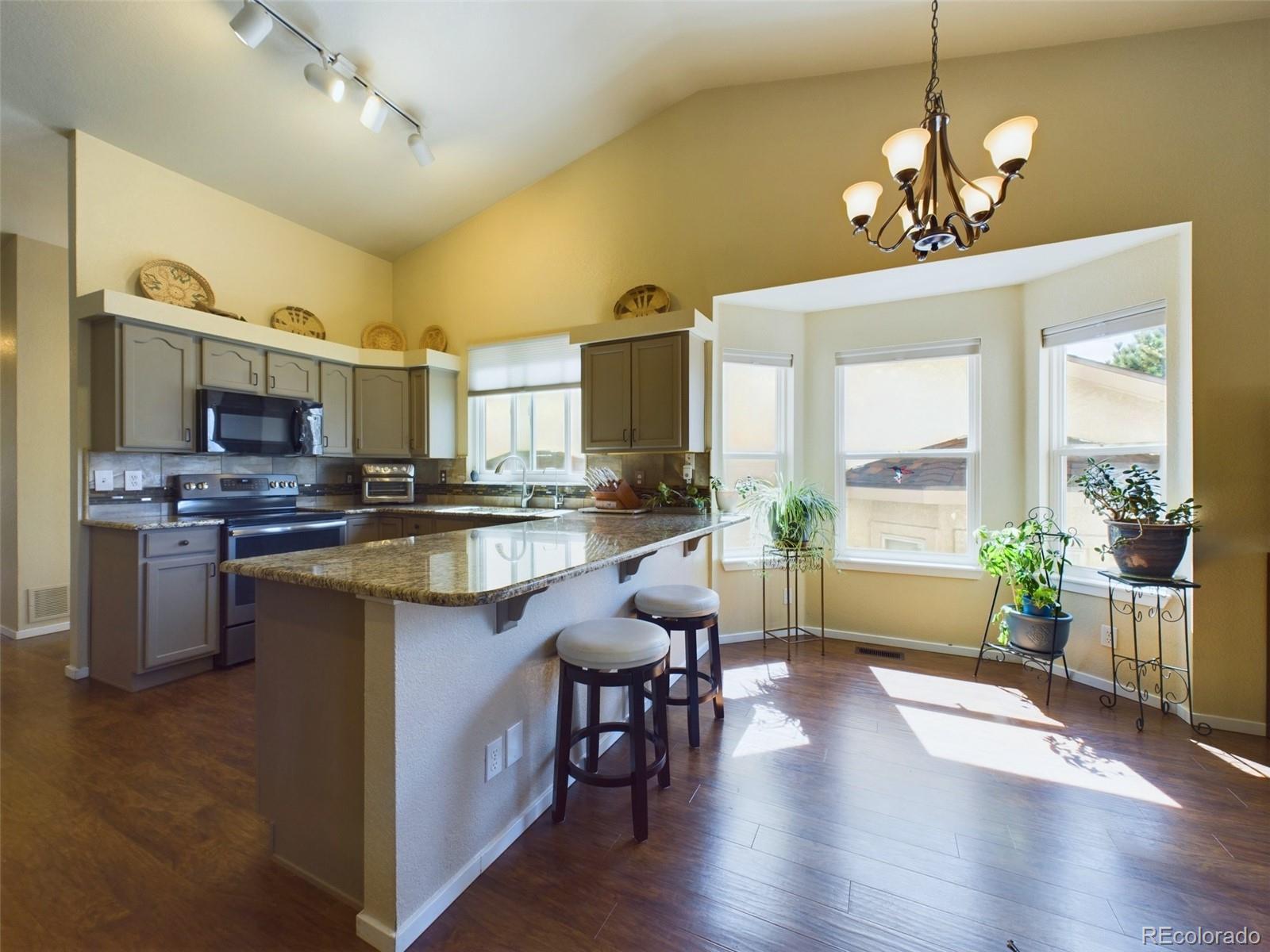 MLS Image #9 for 2048  summerset drive,colorado springs, Colorado