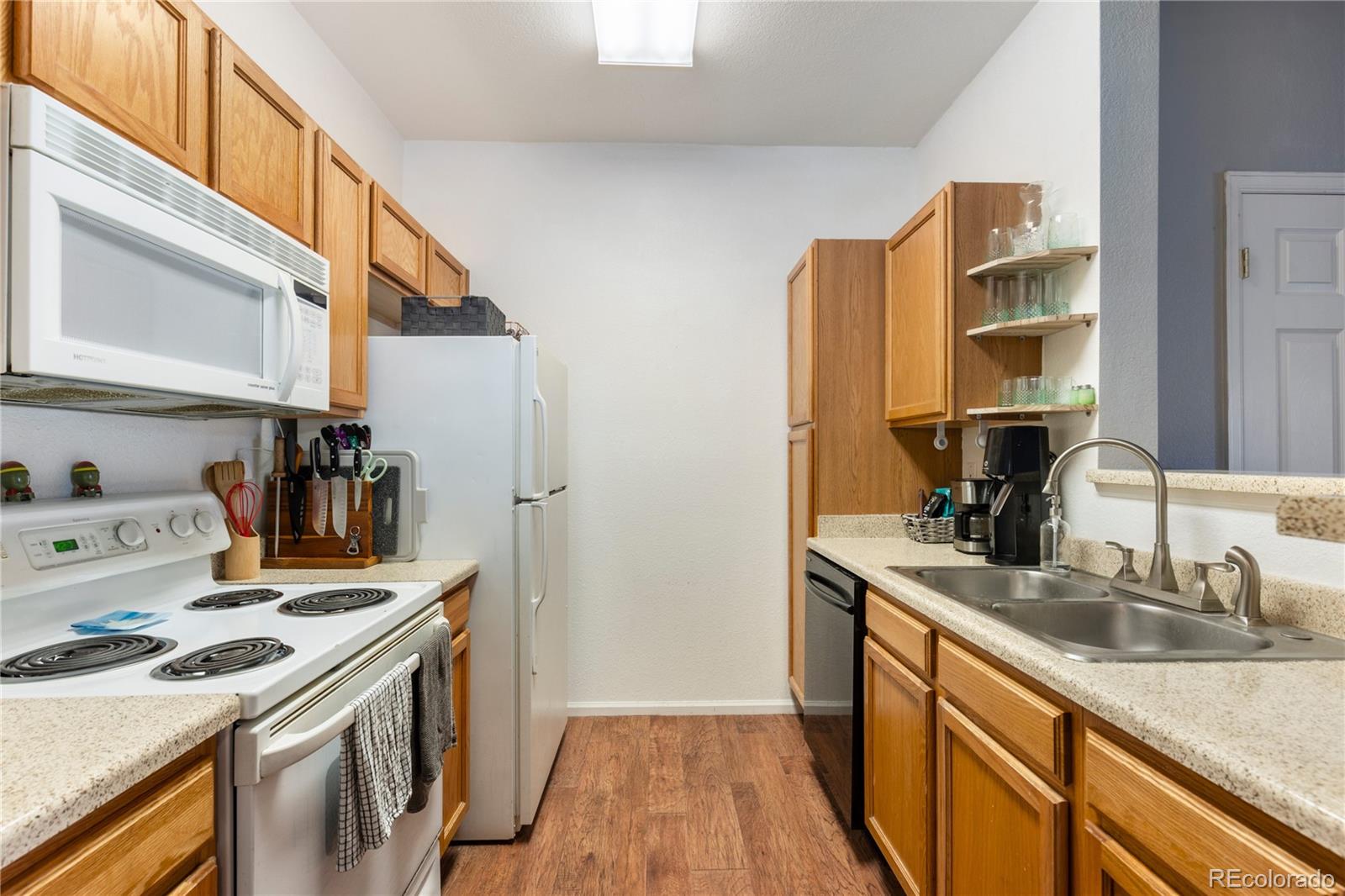 MLS Image #14 for 911 s zeno way,aurora, Colorado