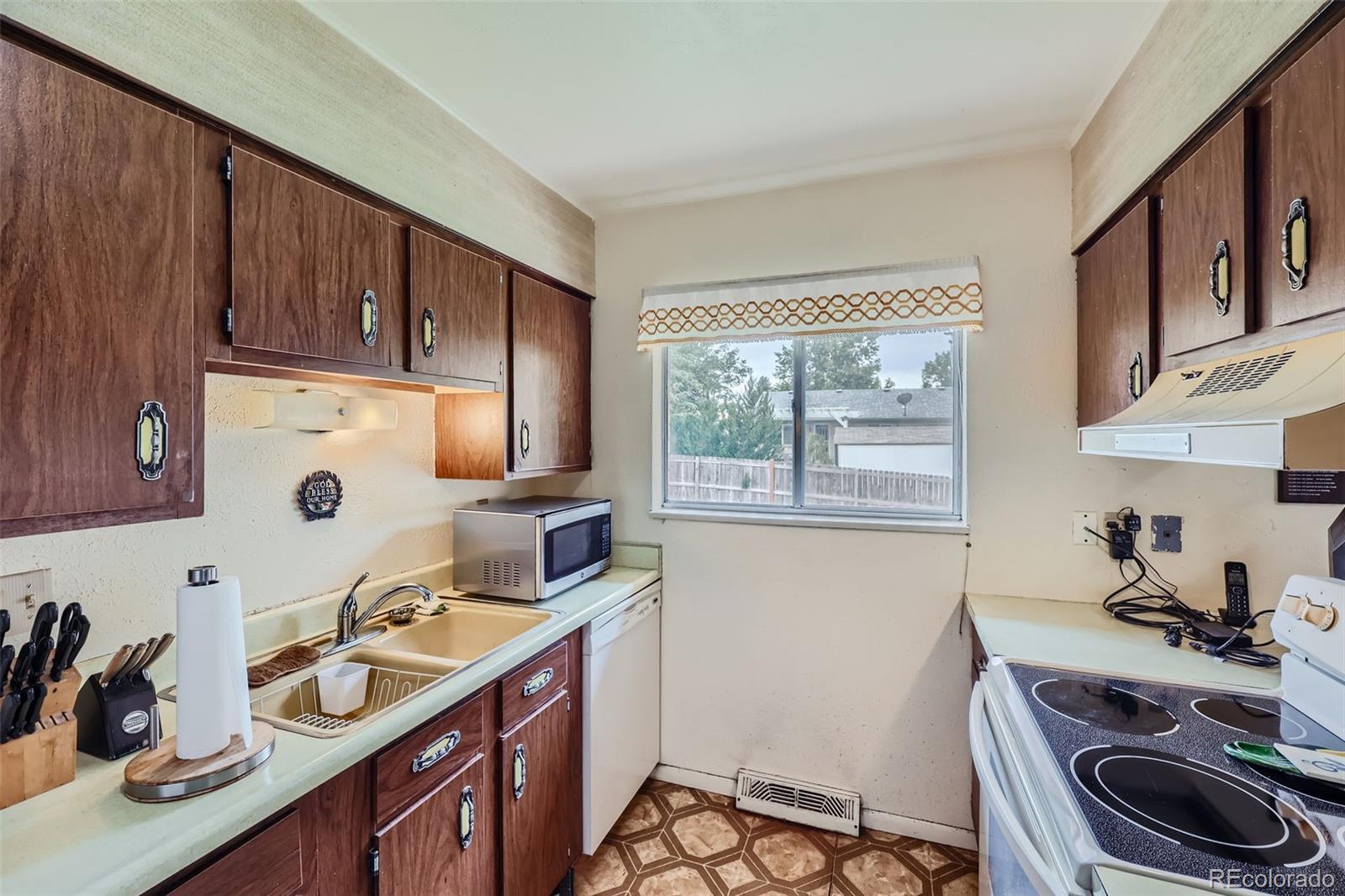 MLS Image #10 for 2931 s sidney court,denver, Colorado