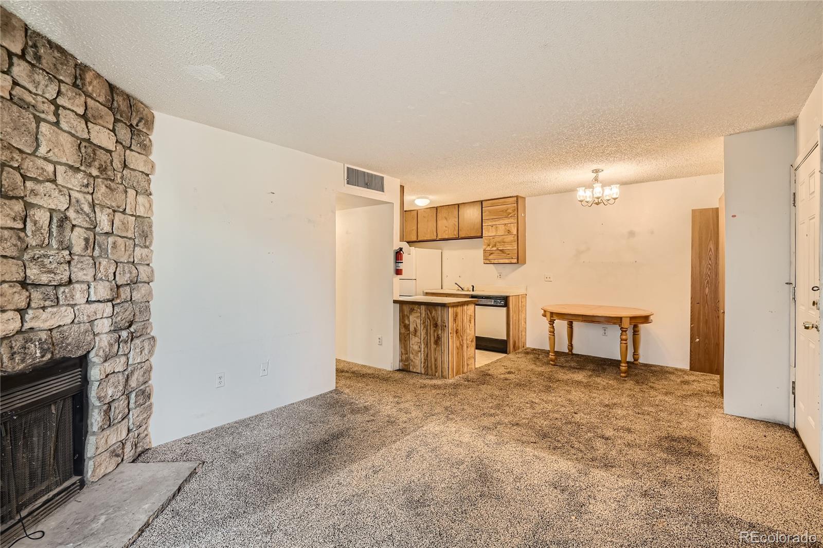 MLS Image #2 for 3100 s federal boulevard 218,denver, Colorado