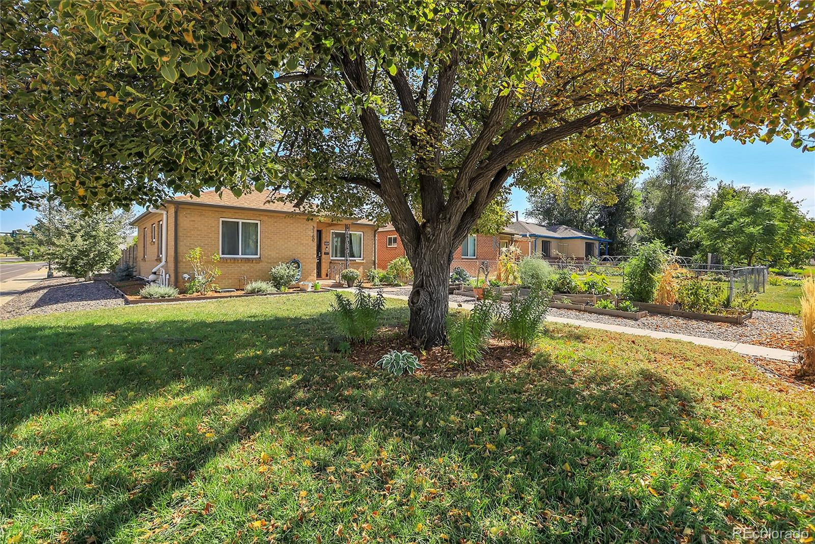 MLS Image #3 for 3160 n saint paul street,denver, Colorado