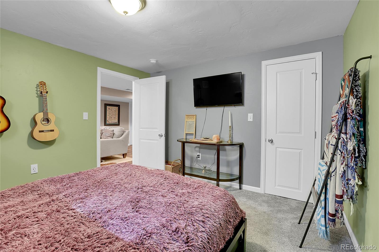 MLS Image #30 for 3160 n saint paul street,denver, Colorado