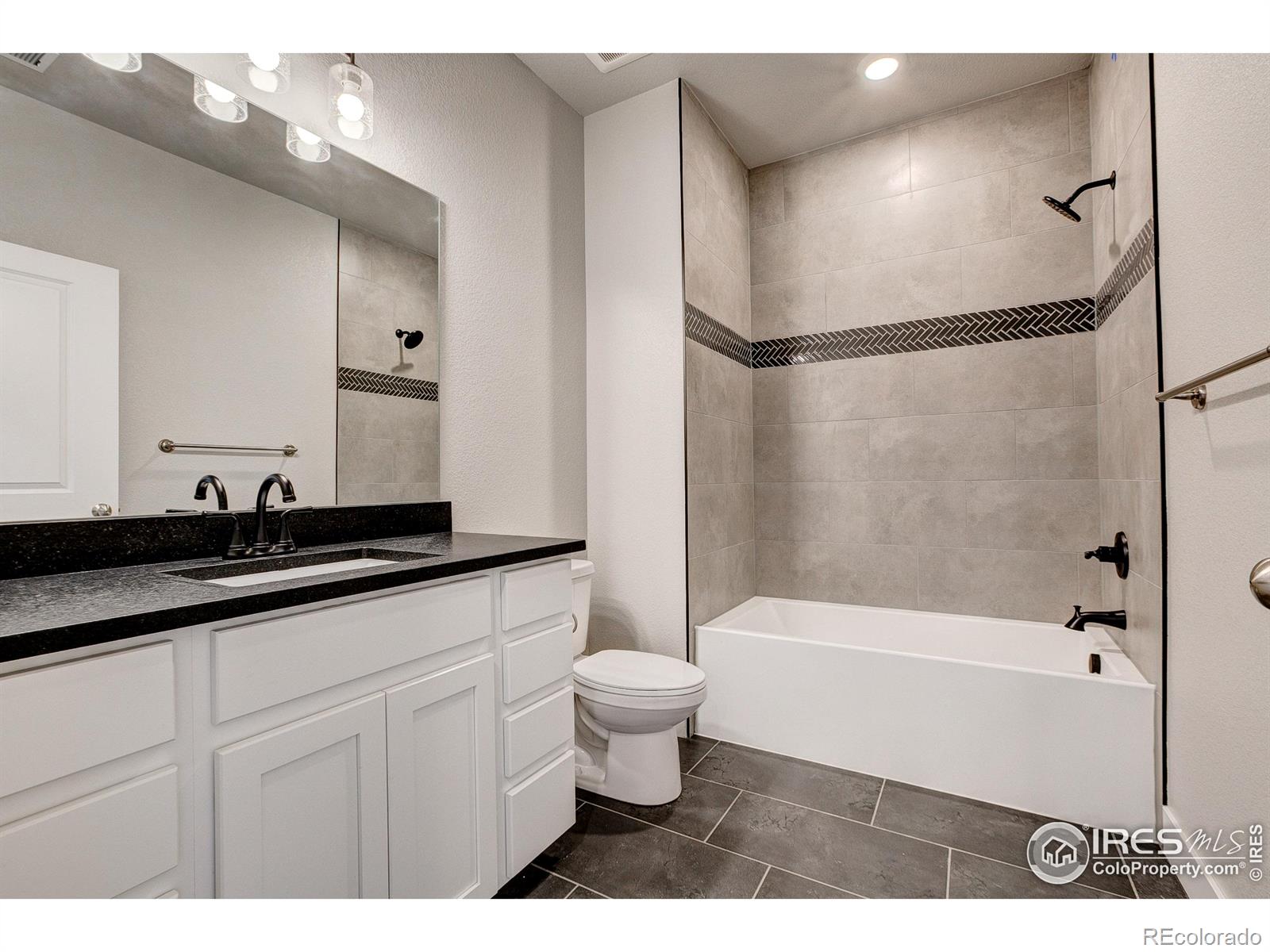 MLS Image #14 for 265  high point drive,longmont, Colorado