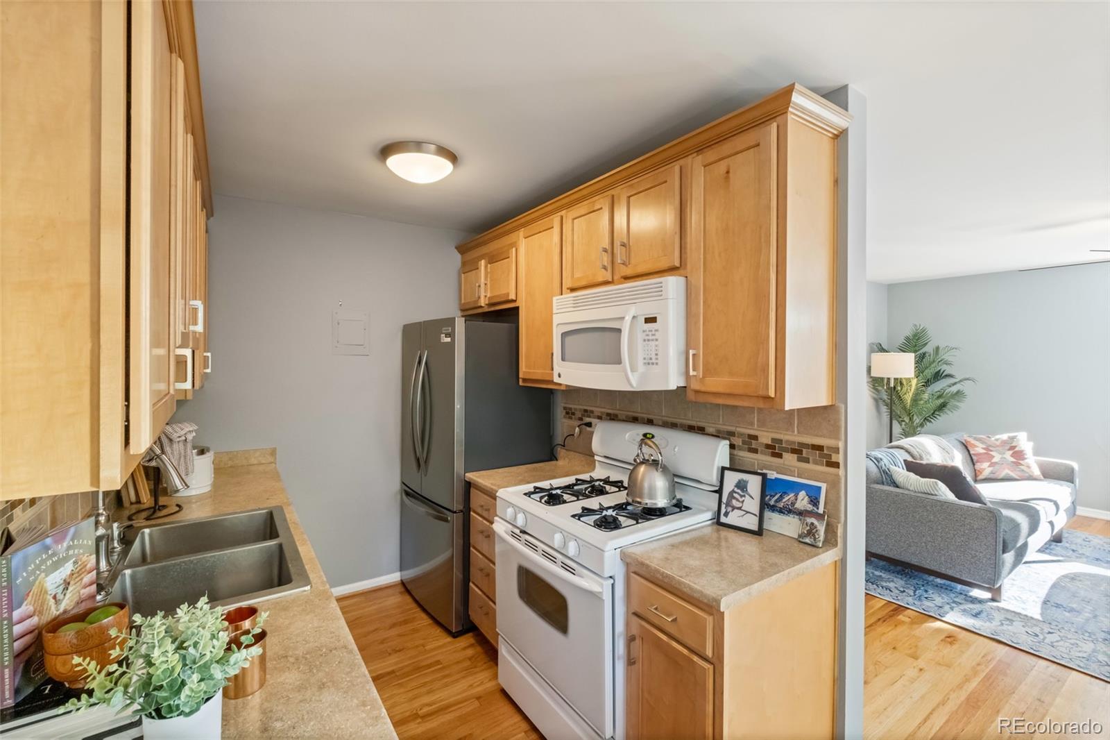 MLS Image #14 for 525  jackson street,denver, Colorado