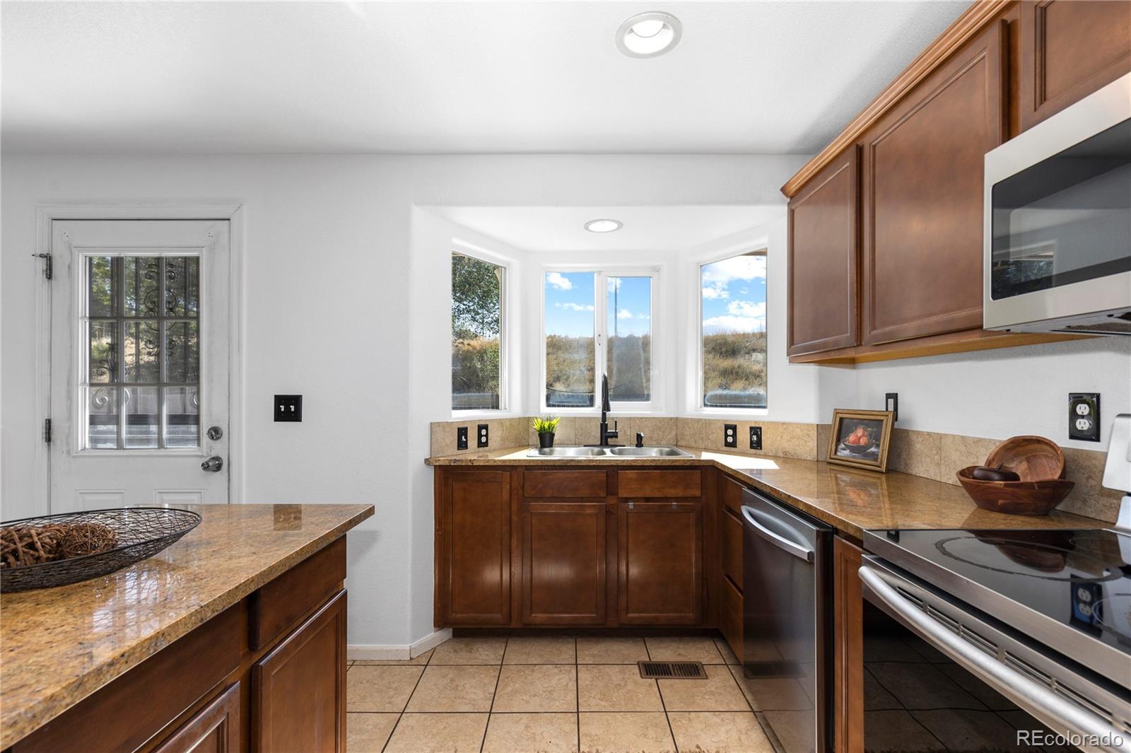 MLS Image #7 for 3898 s hazel court,englewood, Colorado