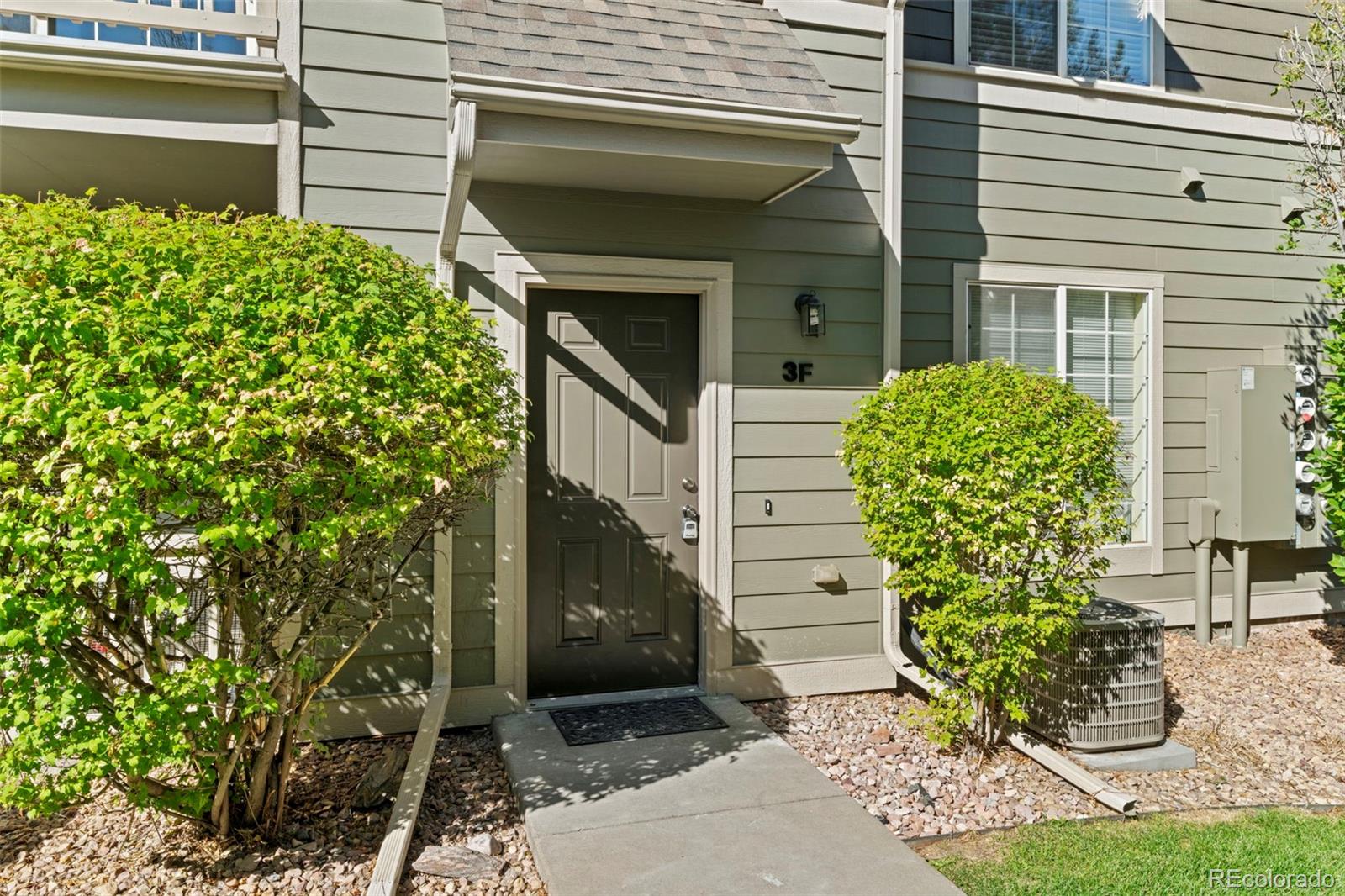 MLS Image #3 for 8105 e 11th avenue 3f,denver, Colorado