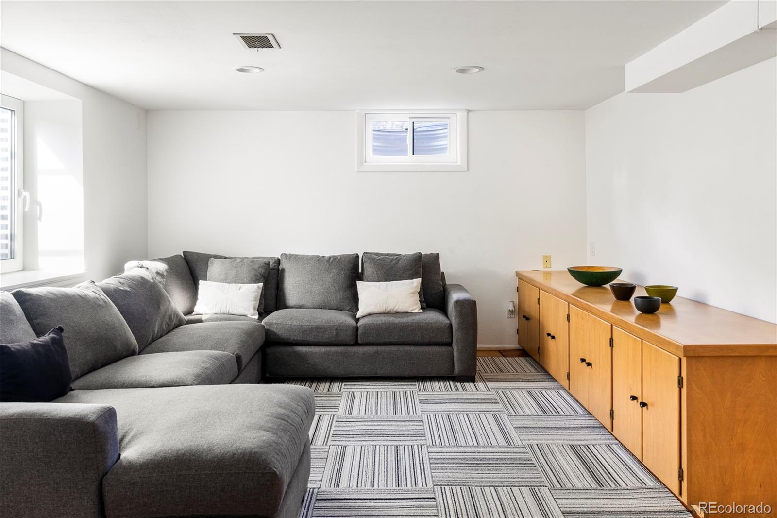 MLS Image #11 for 860  niagara street,denver, Colorado