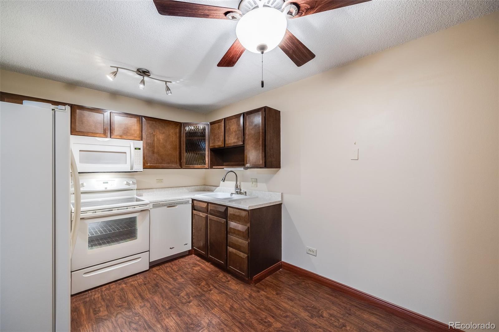 MLS Image #11 for 350 s clinton street,denver, Colorado