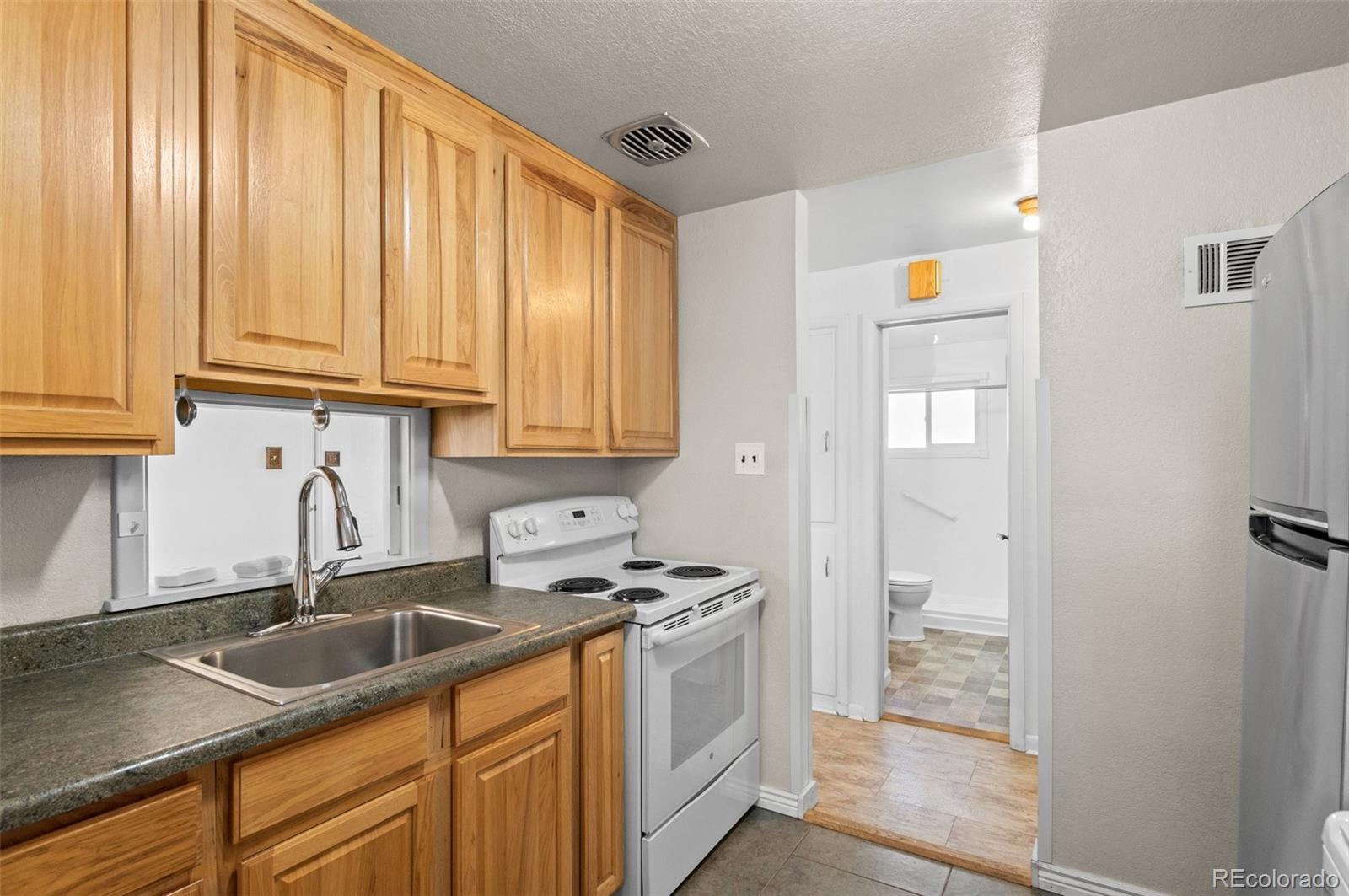 MLS Image #18 for 856 s quivas street,denver, Colorado