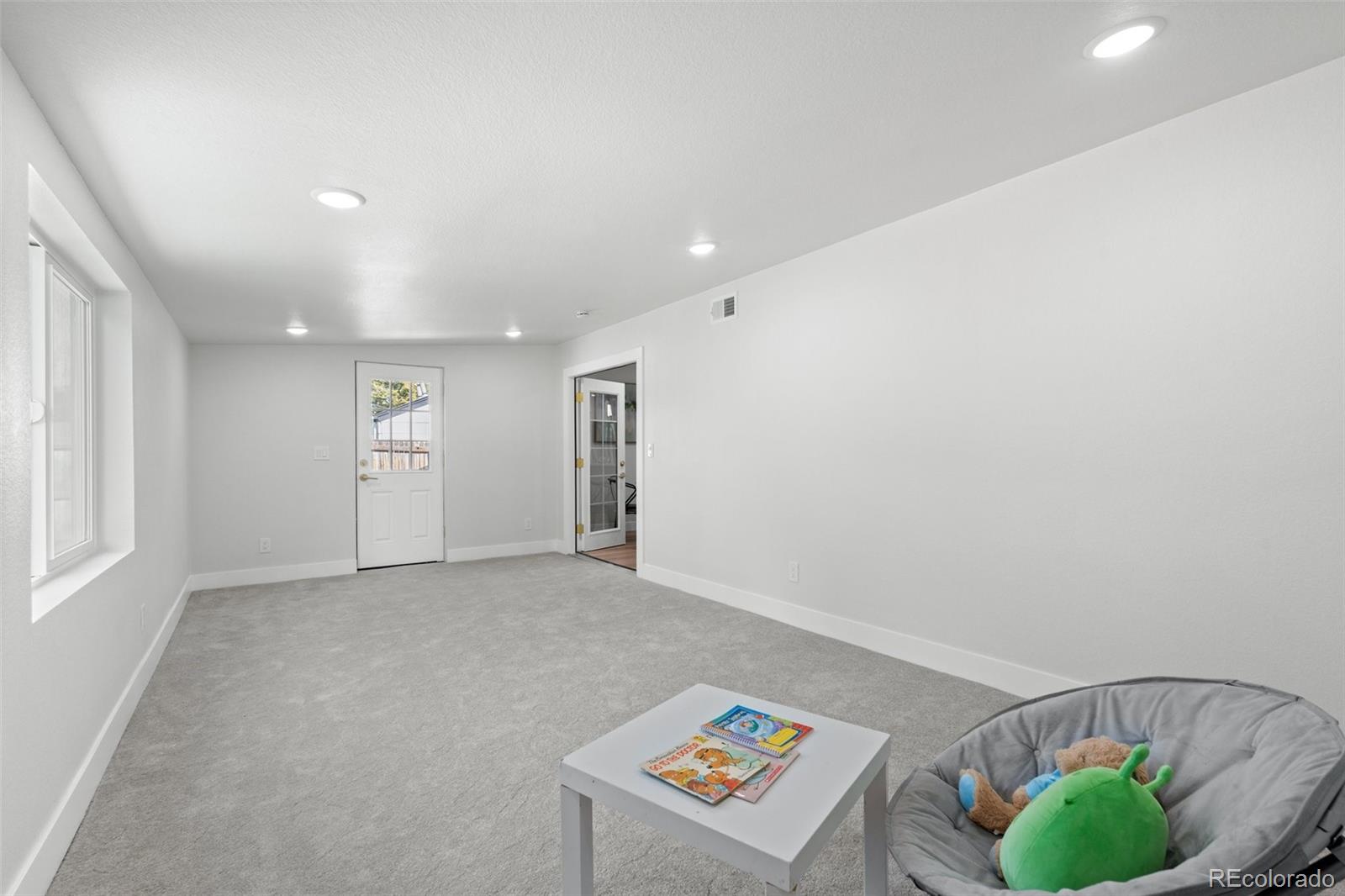 MLS Image #23 for 3353 s forest street,denver, Colorado