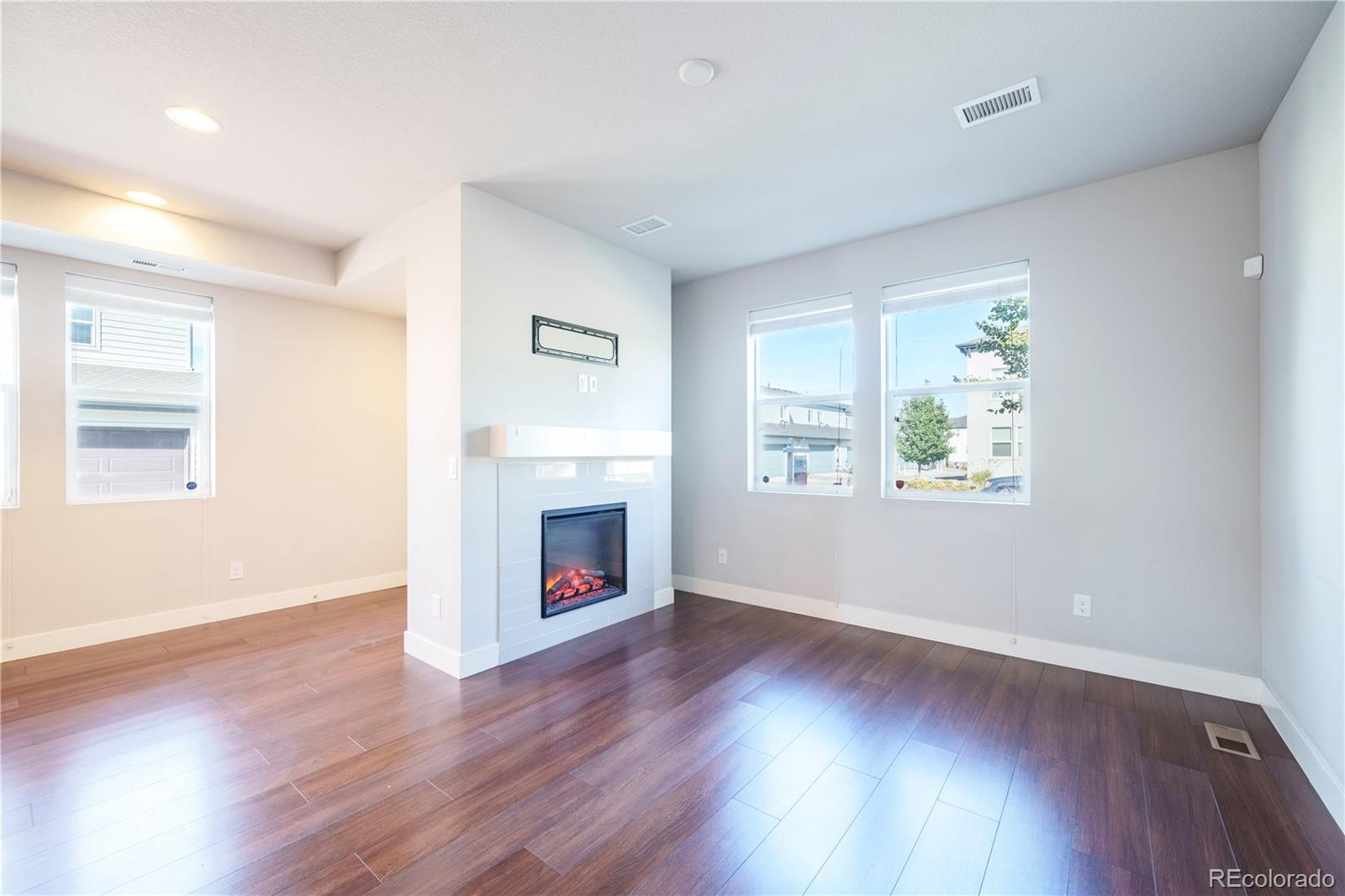 MLS Image #8 for 16020 e warner place ,denver, Colorado