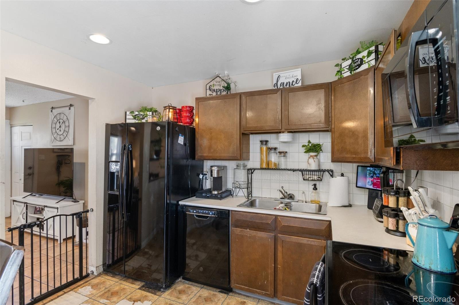 MLS Image #7 for 5565  blackhawk way,denver, Colorado