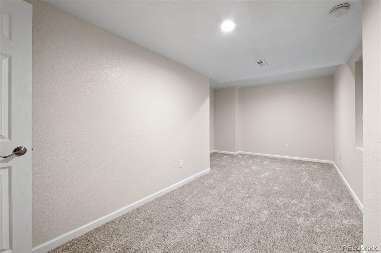 MLS Image #11 for 15987 e 13th avenue ,aurora, Colorado