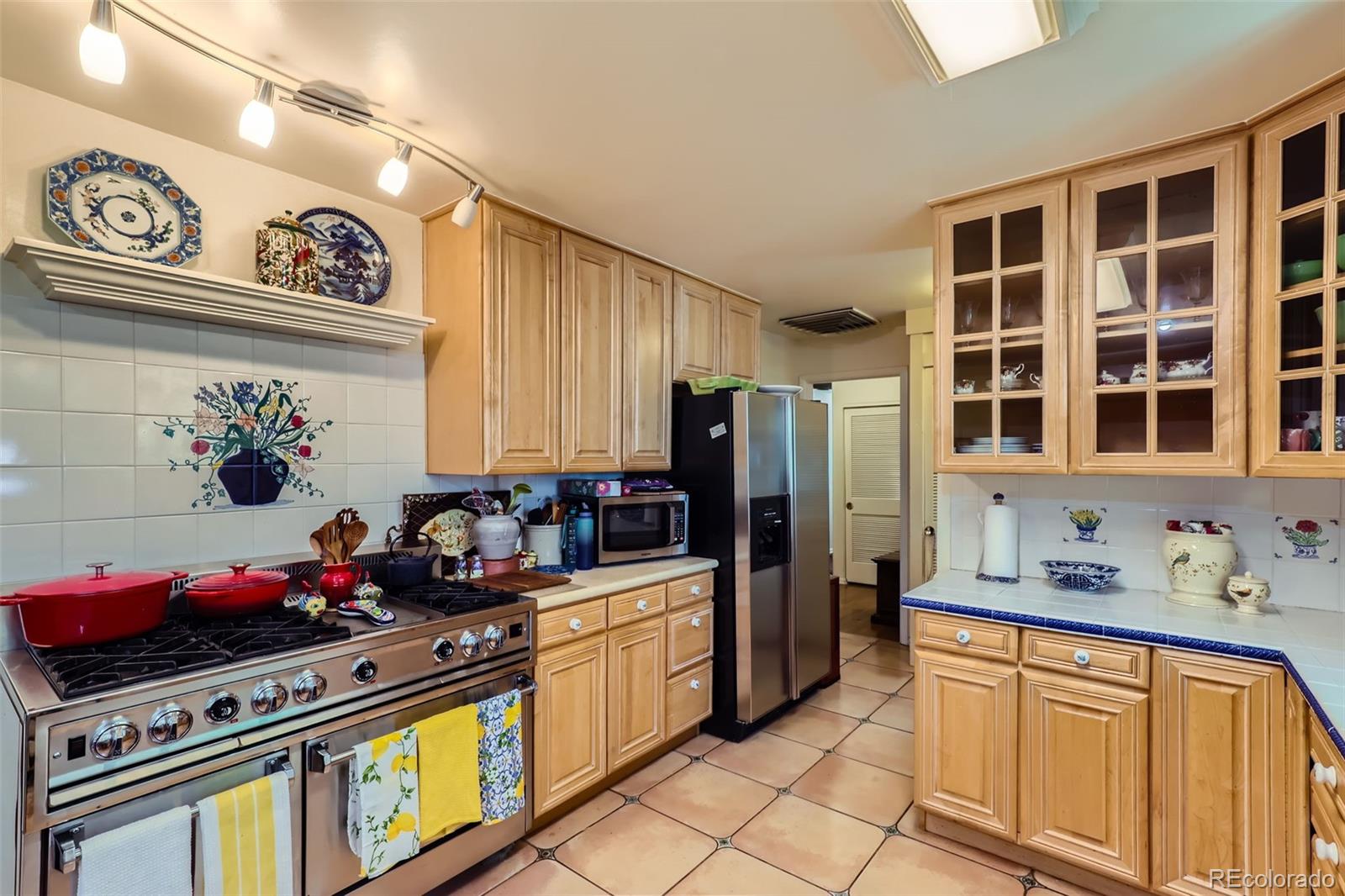 MLS Image #7 for 3831 s hillcrest drive,denver, Colorado