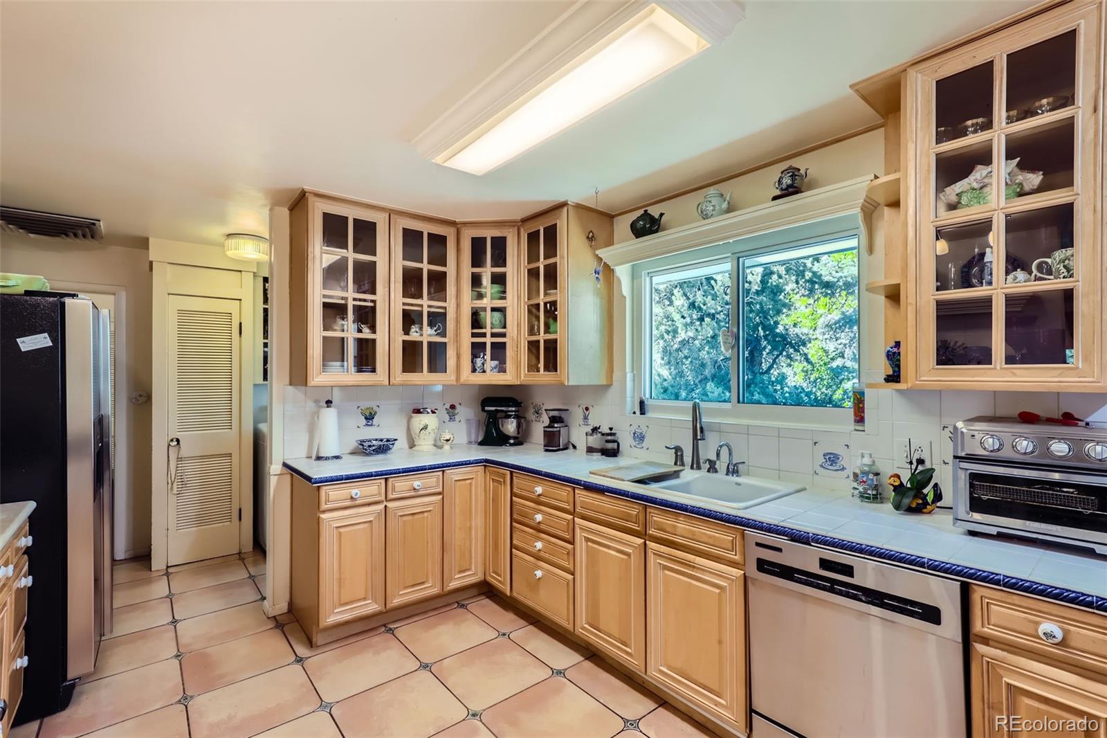 MLS Image #8 for 3831 s hillcrest drive,denver, Colorado